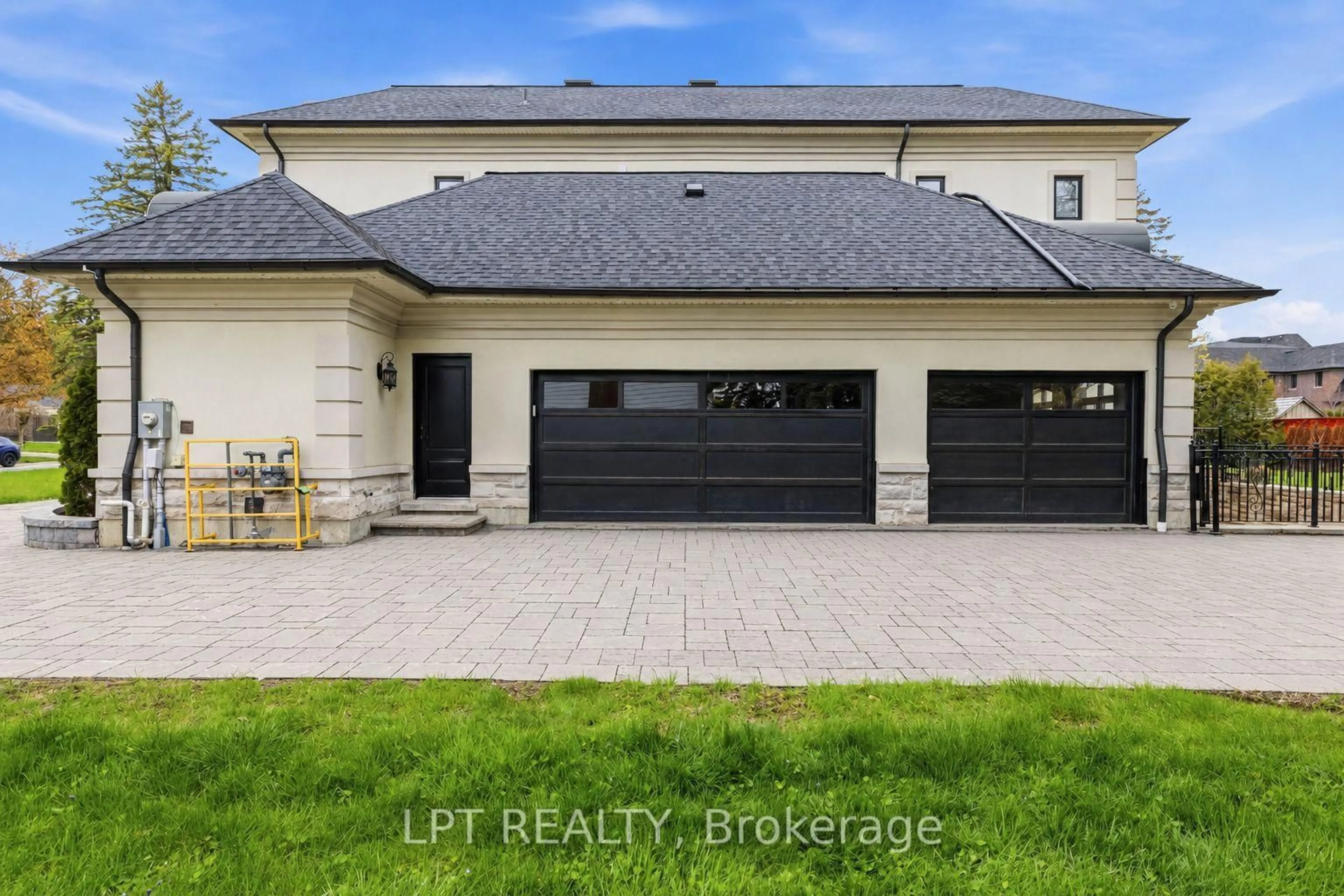 Unknown for 256 Patricia Dr, King Ontario L7B 1H3