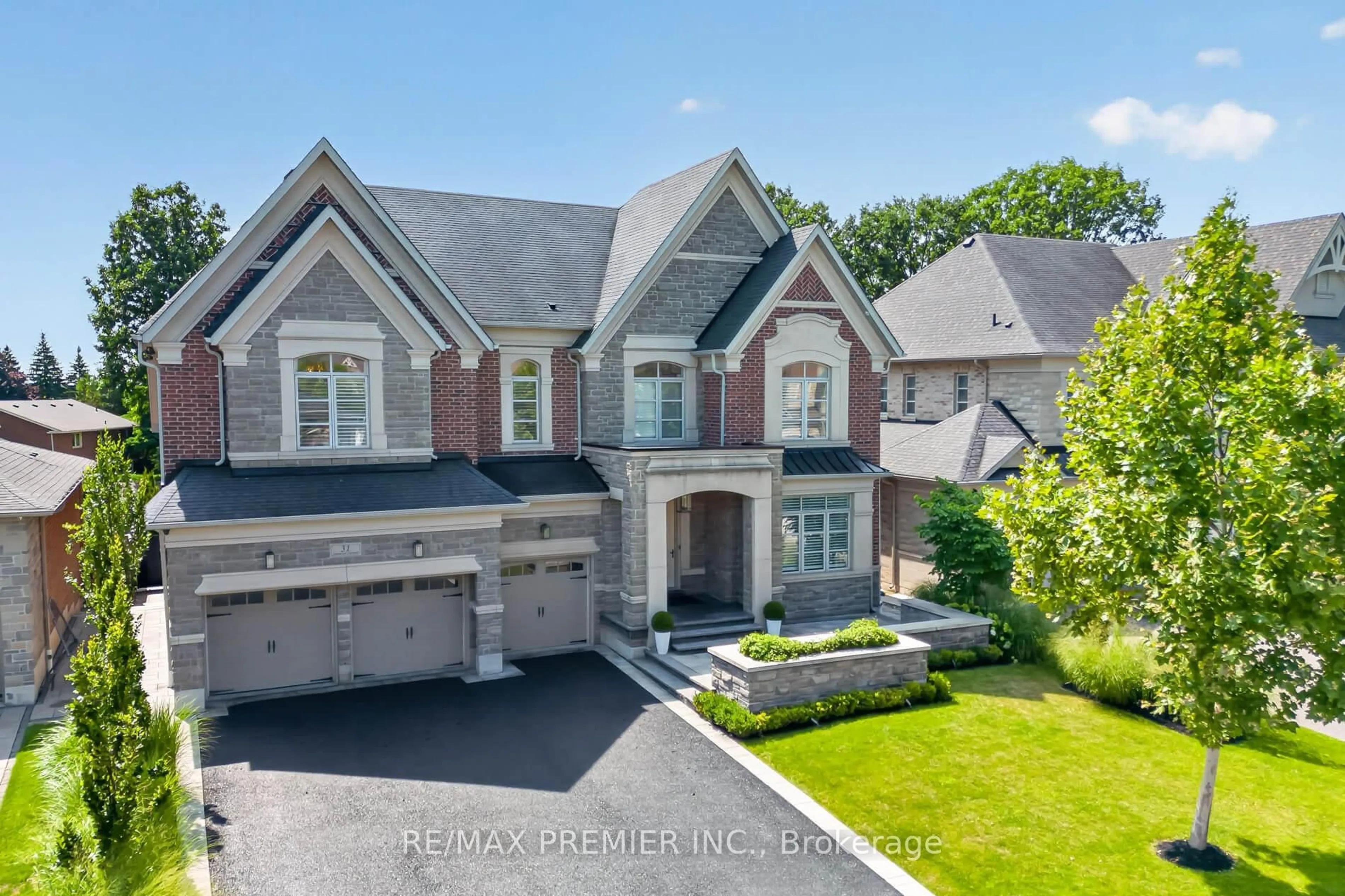 Unknown for 31 Sarracini Cres, Vaughan Ontario L4L 3S9