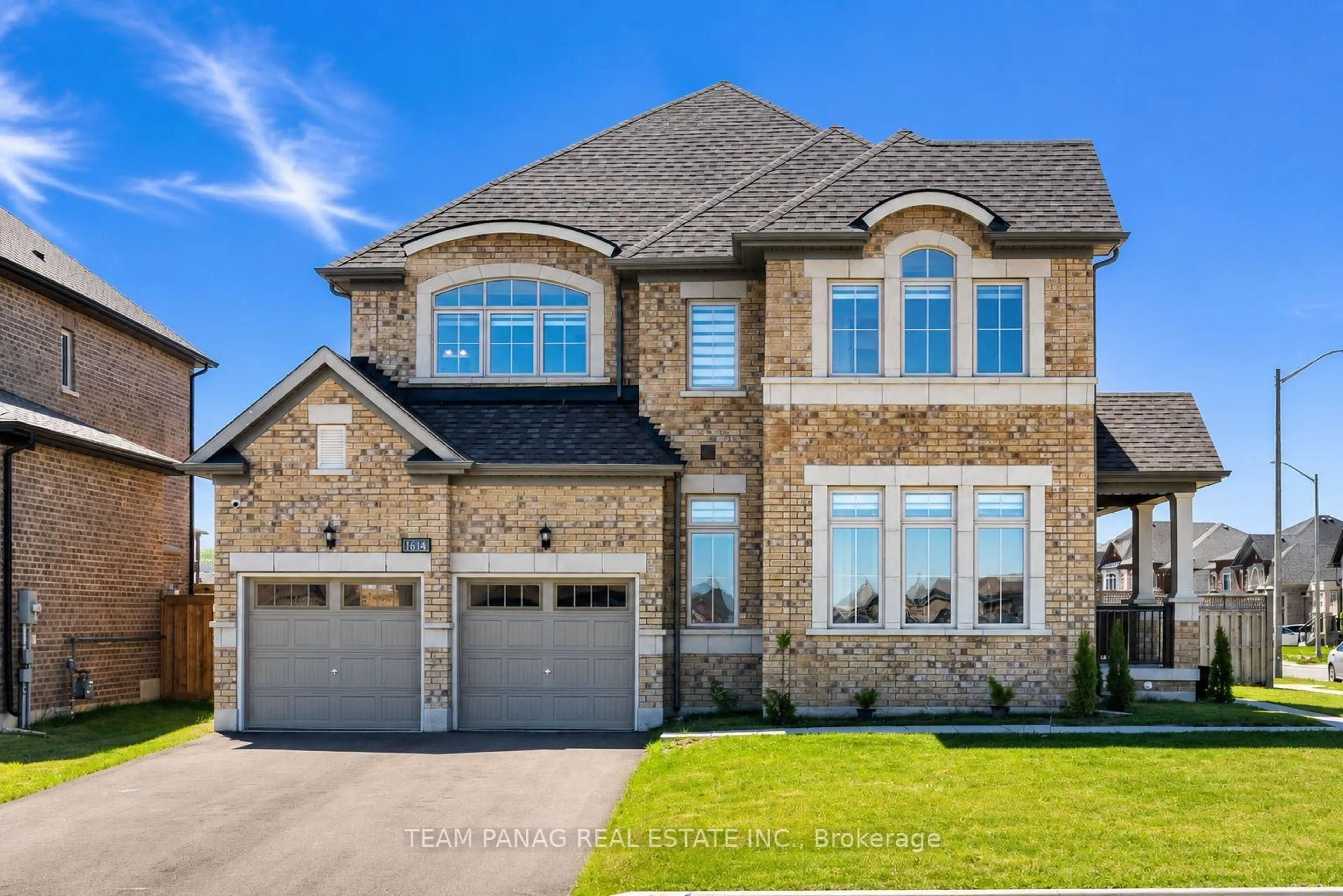 Home with brick exterior material, street for 1614 Sharpe St, Innisfil Ontario L9S 0R1