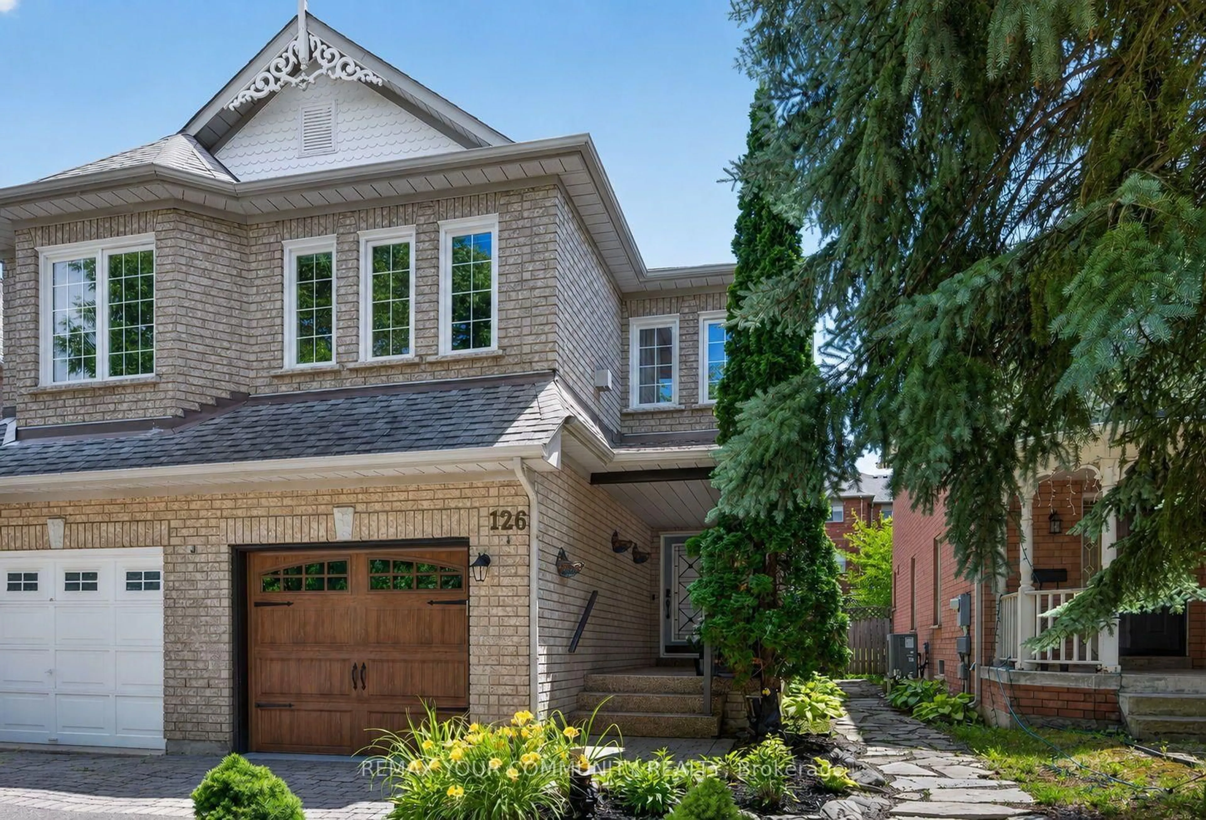 Home with brick exterior material, street for 126 Woodroof Cres, Aurora Ontario L4G 7H2