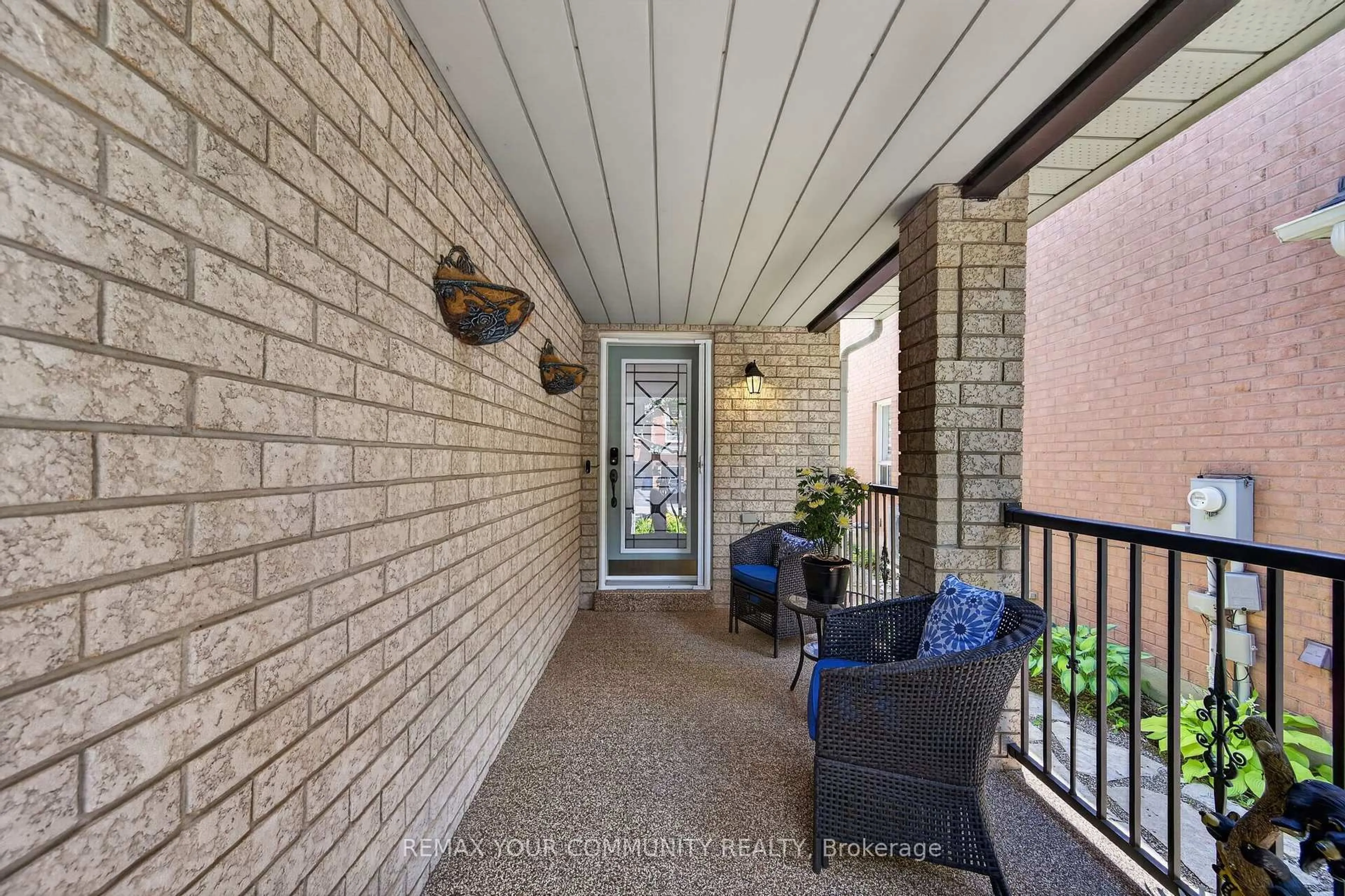 Indoor entryway for 126 Woodroof Cres, Aurora Ontario L4G 7H2