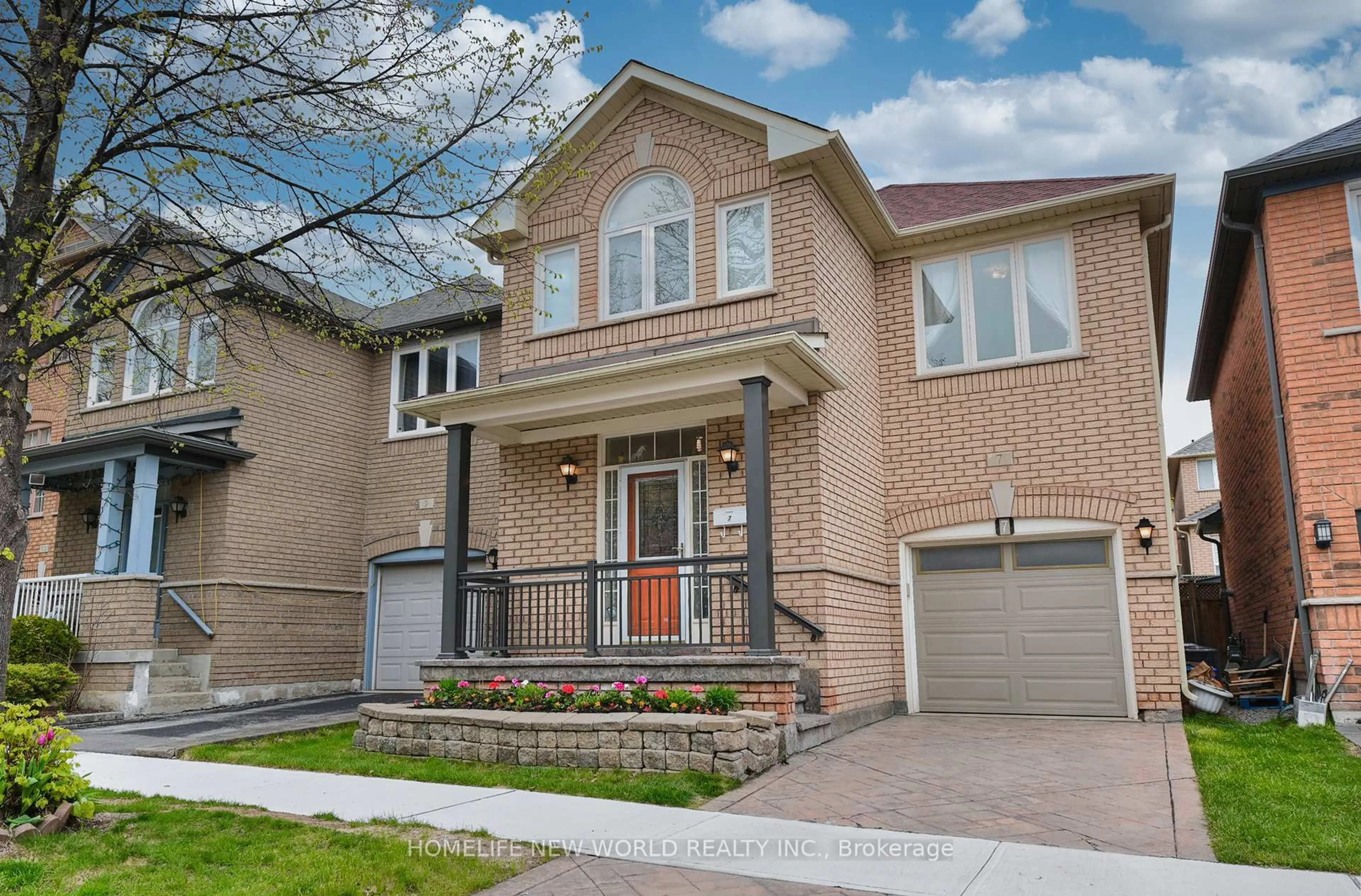 Home with brick exterior material, street for 7 Fairlawn Ave, Markham Ontario L6C 2E7