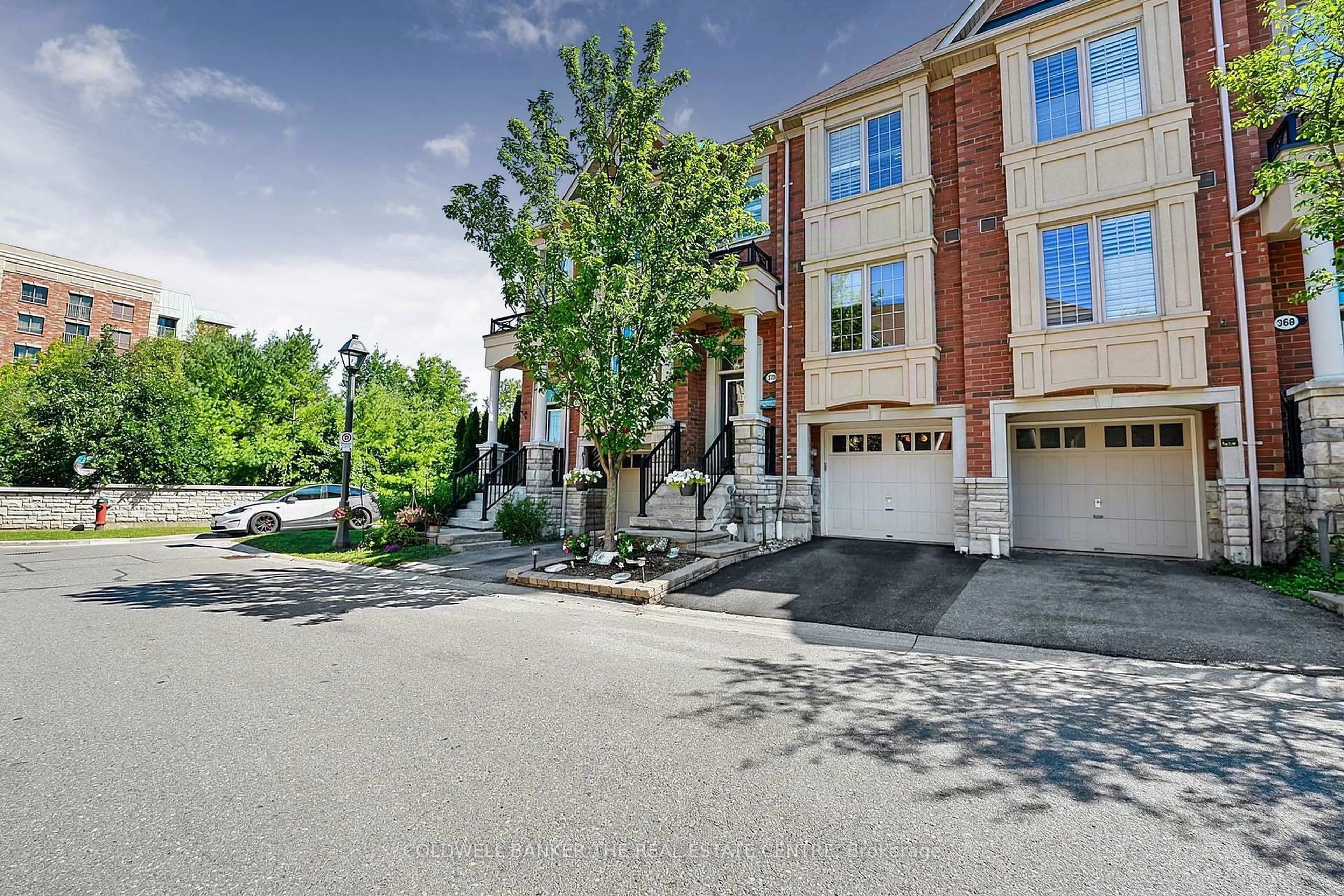 Unknown for 370 Doak Lane, Newmarket Ontario L3Y 0A8
