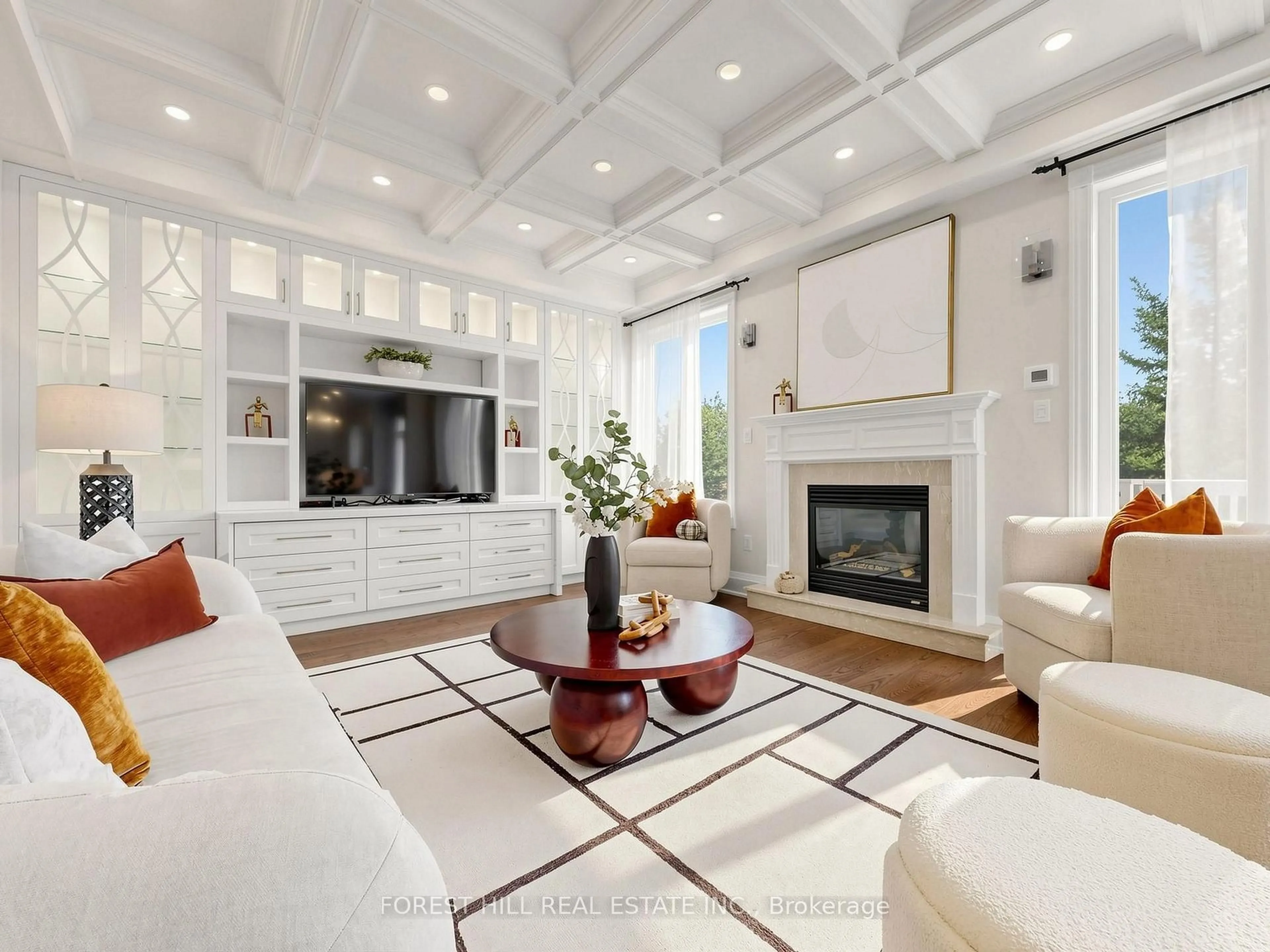 Living room with furniture, unknown for 49 Grange Dr, Richmond Hill Ontario L4E 4T1