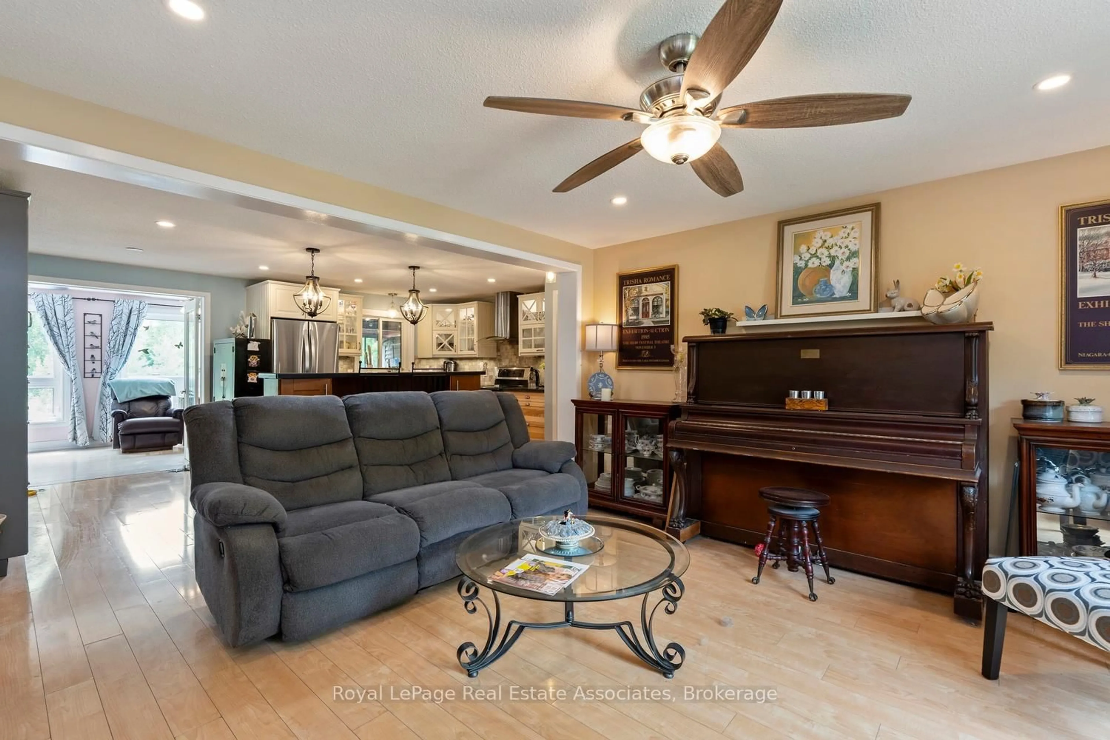 Living room with furniture, unknown for 11 Tamarack Crt, New Tecumseth Ontario L0G 1W0