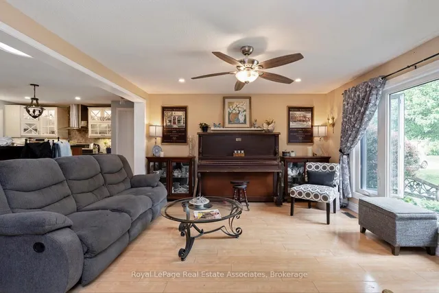 11 Tamarack Crt, New Tecumseth 2