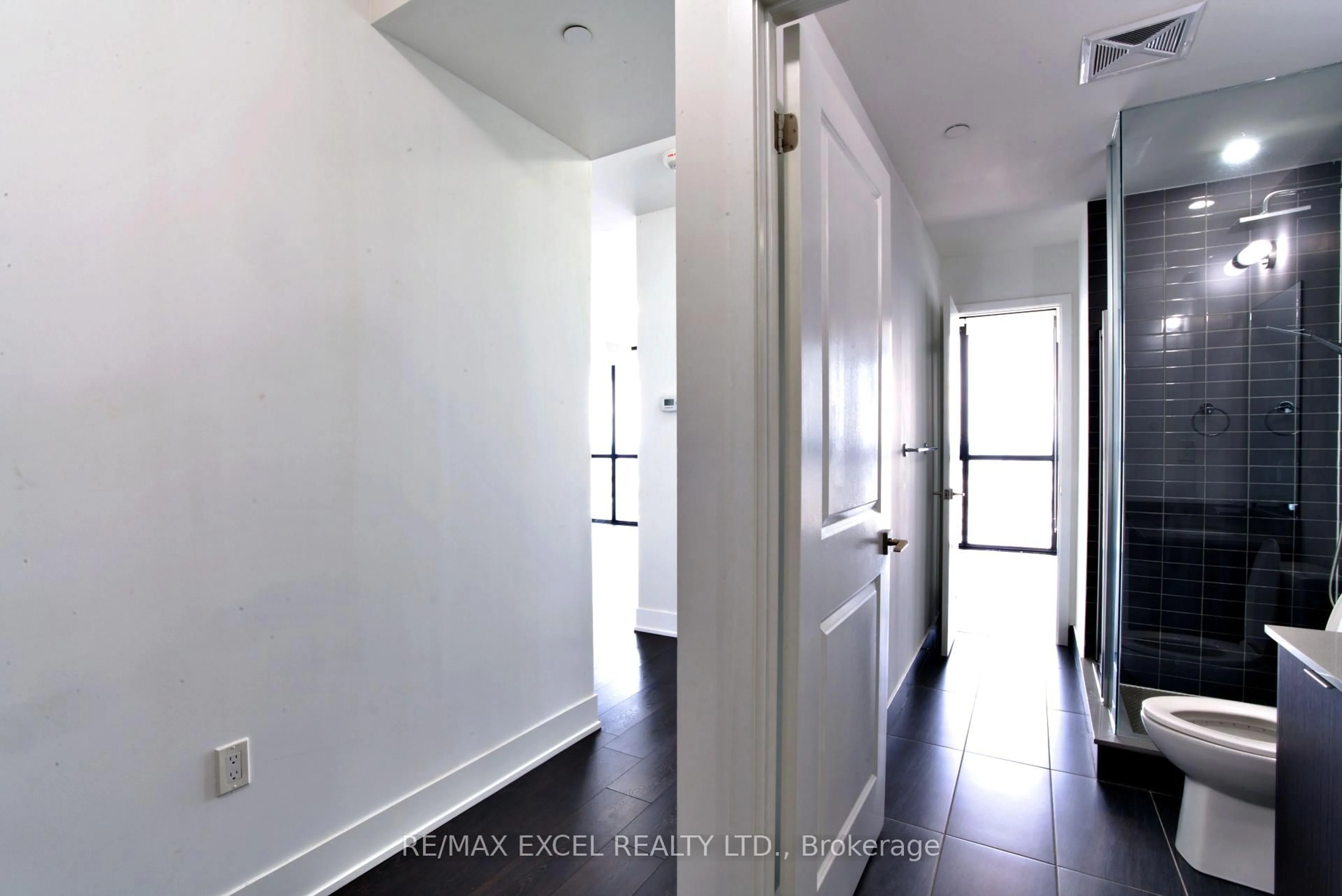 Indoor entryway for 2908 Highway 7 Rd #2607, Vaughan Ontario L4K 1V5