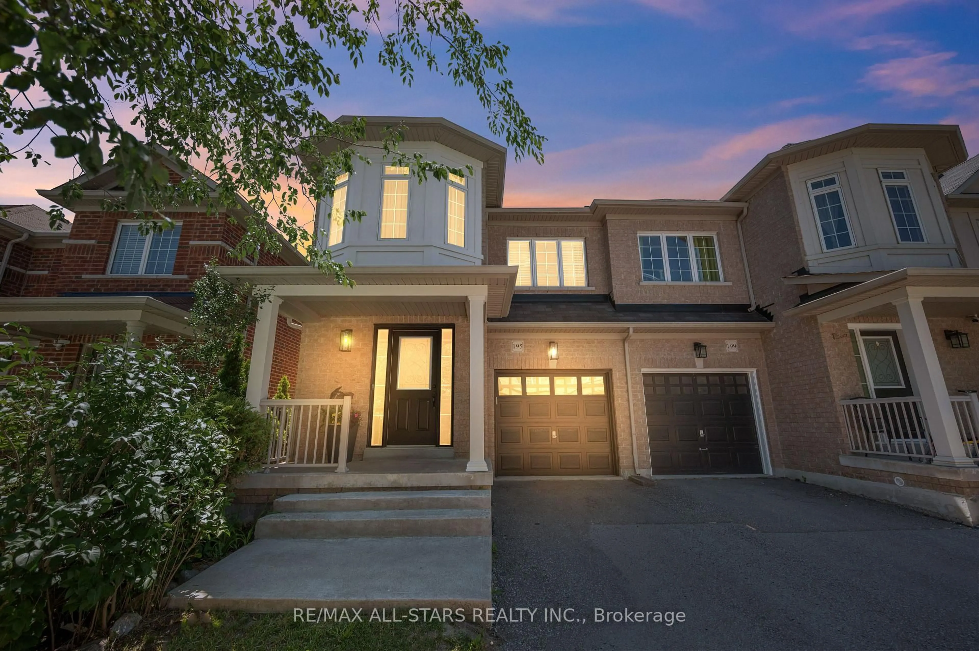 Home with brick exterior material, street for 195 Richard Underhill Ave, Whitchurch-Stouffville Ontario L4A 0Z4