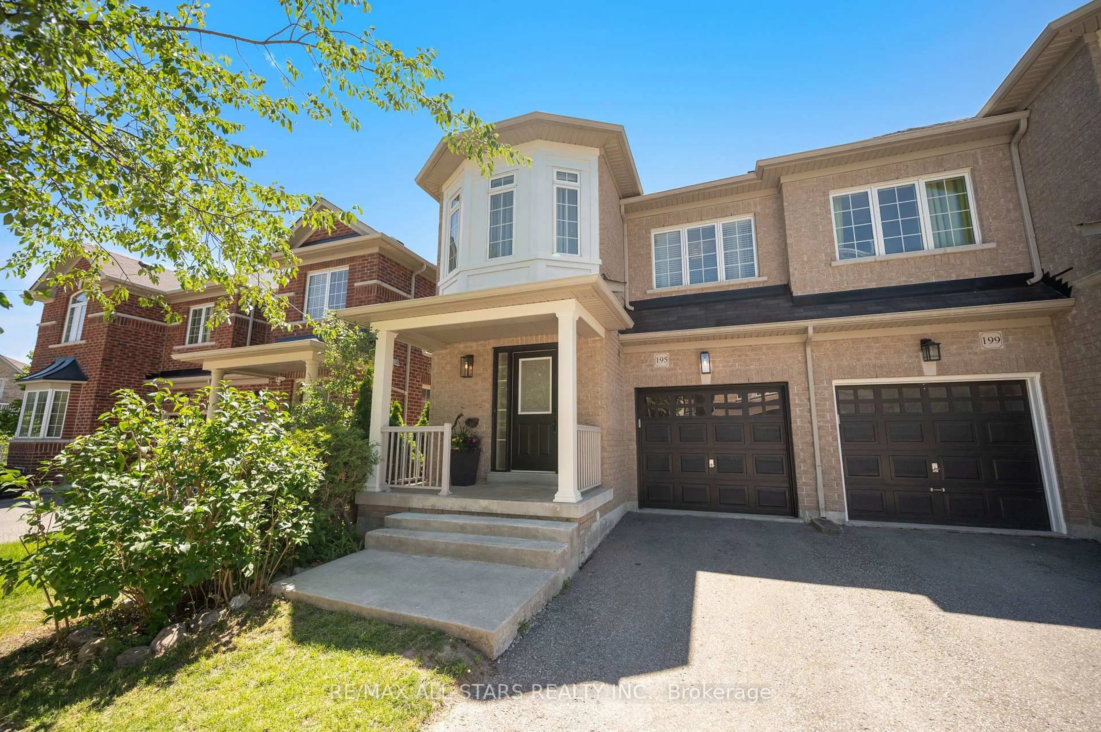 Home with brick exterior material, street for 195 Richard Underhill Ave, Whitchurch-Stouffville Ontario L4A 0Z4