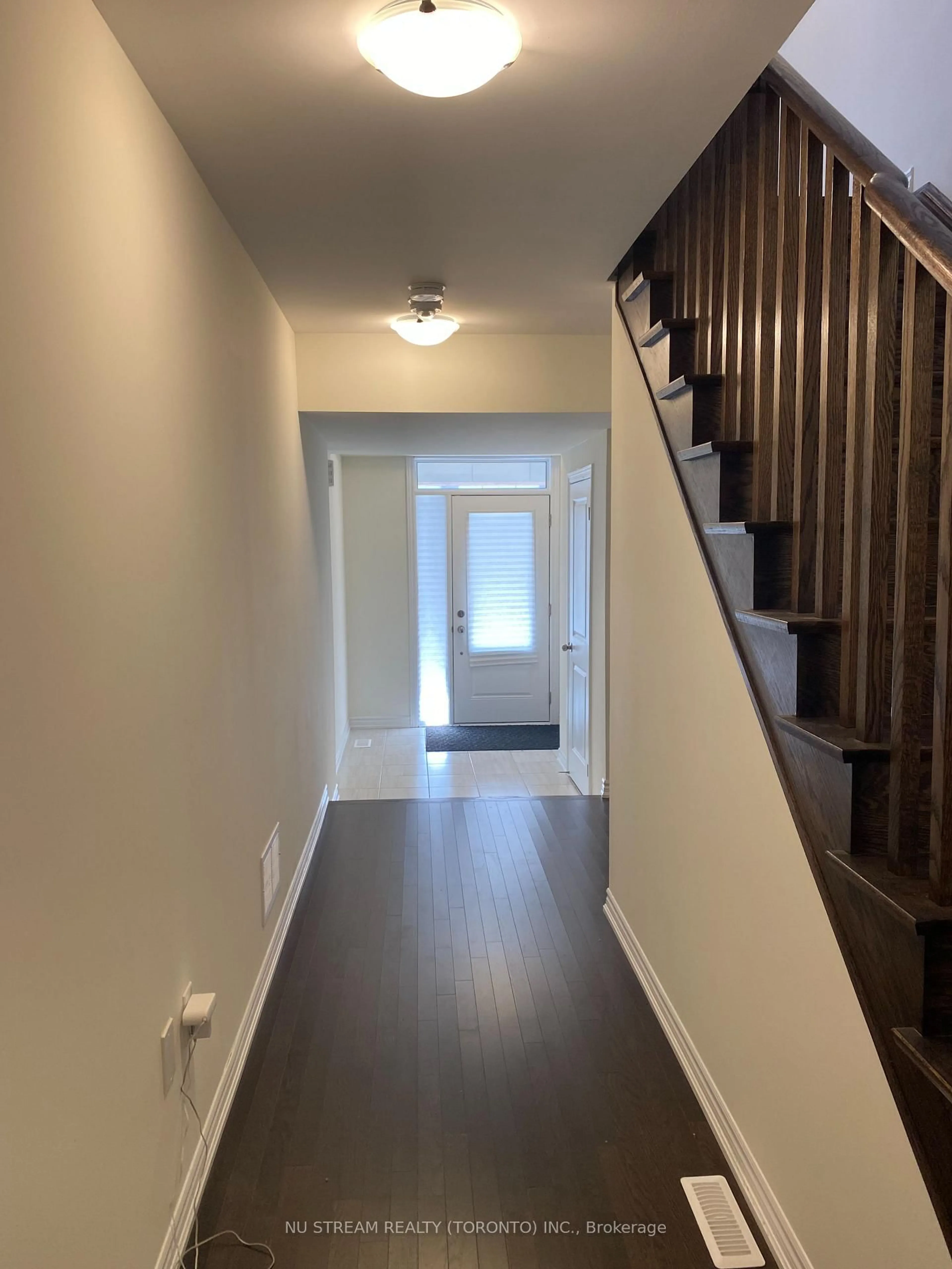 Indoor entryway for 11 Griffith St, Aurora Ontario L4G 7B6