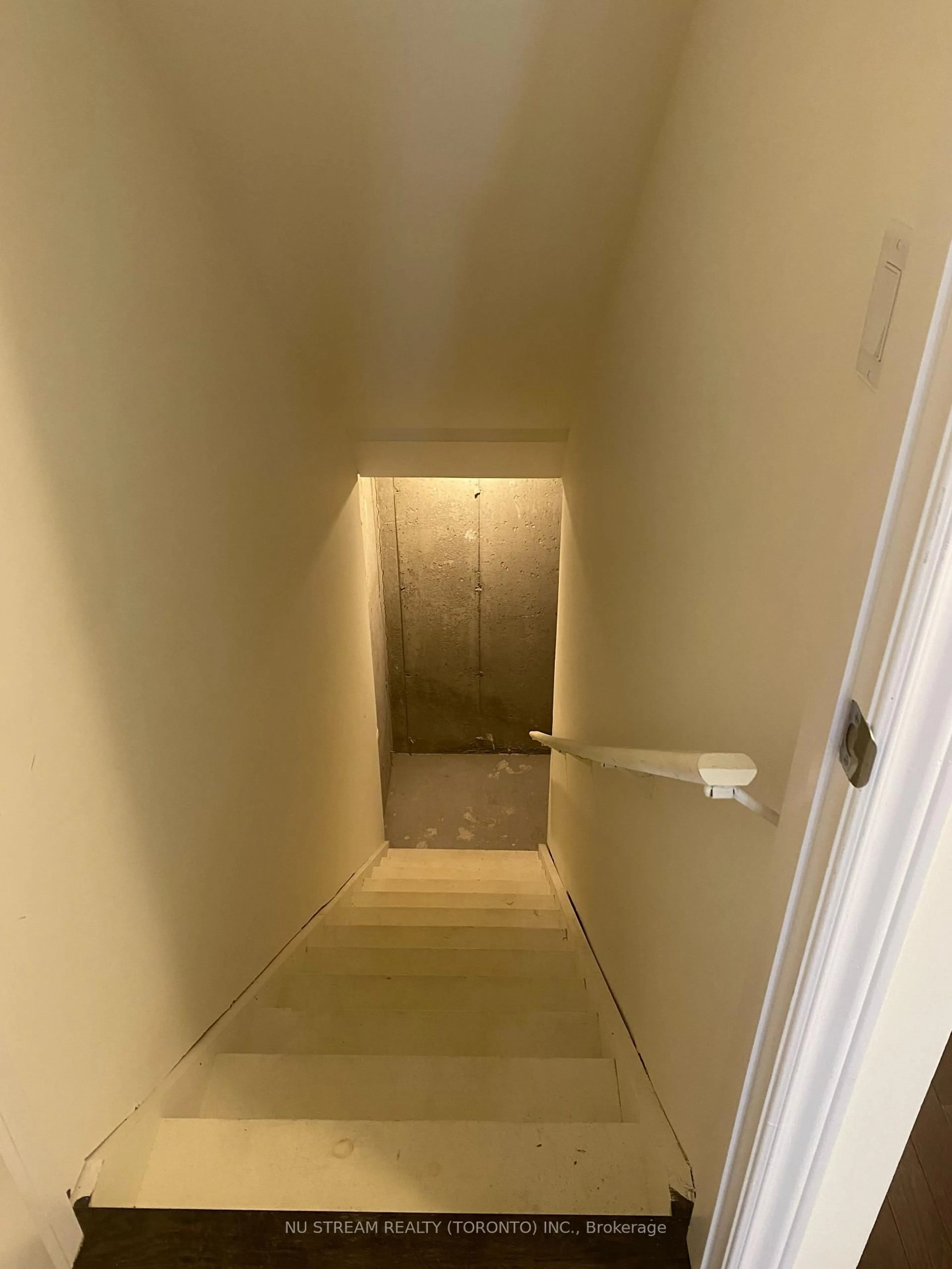 A pic of a room for 11 Griffith St, Aurora Ontario L4G 7B6