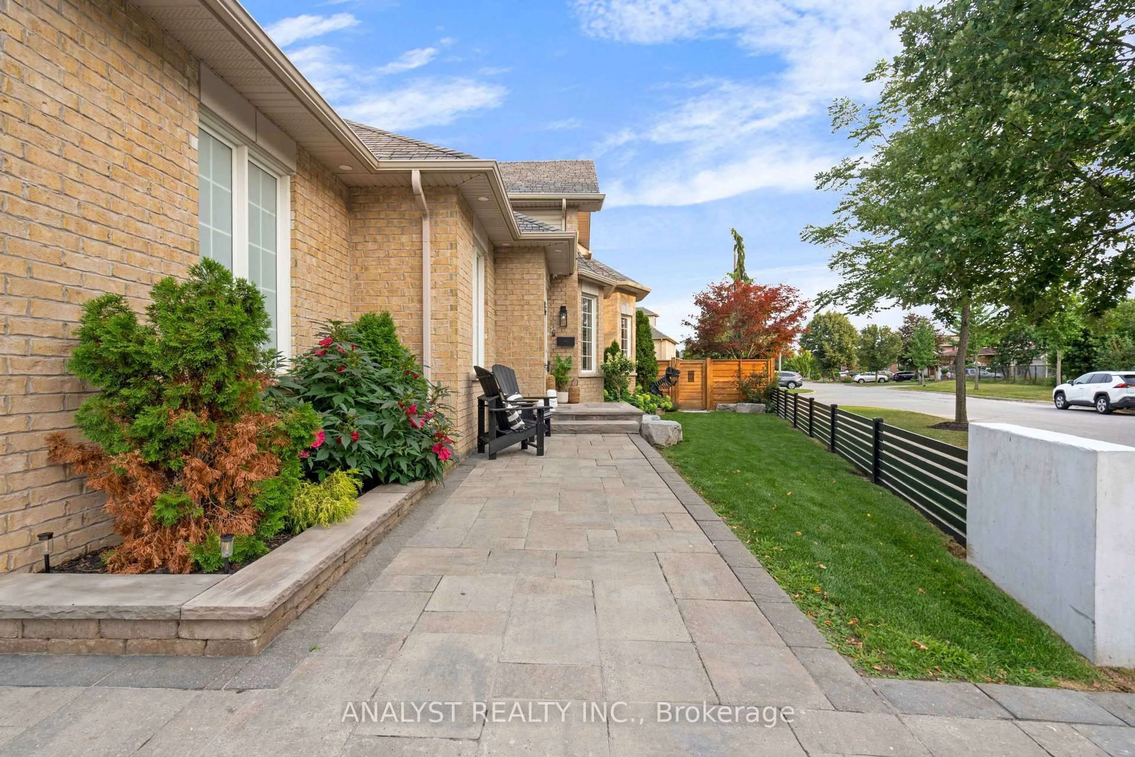 Patio, street for 88 Brougham Dr, Vaughan Ontario L4L 3C4