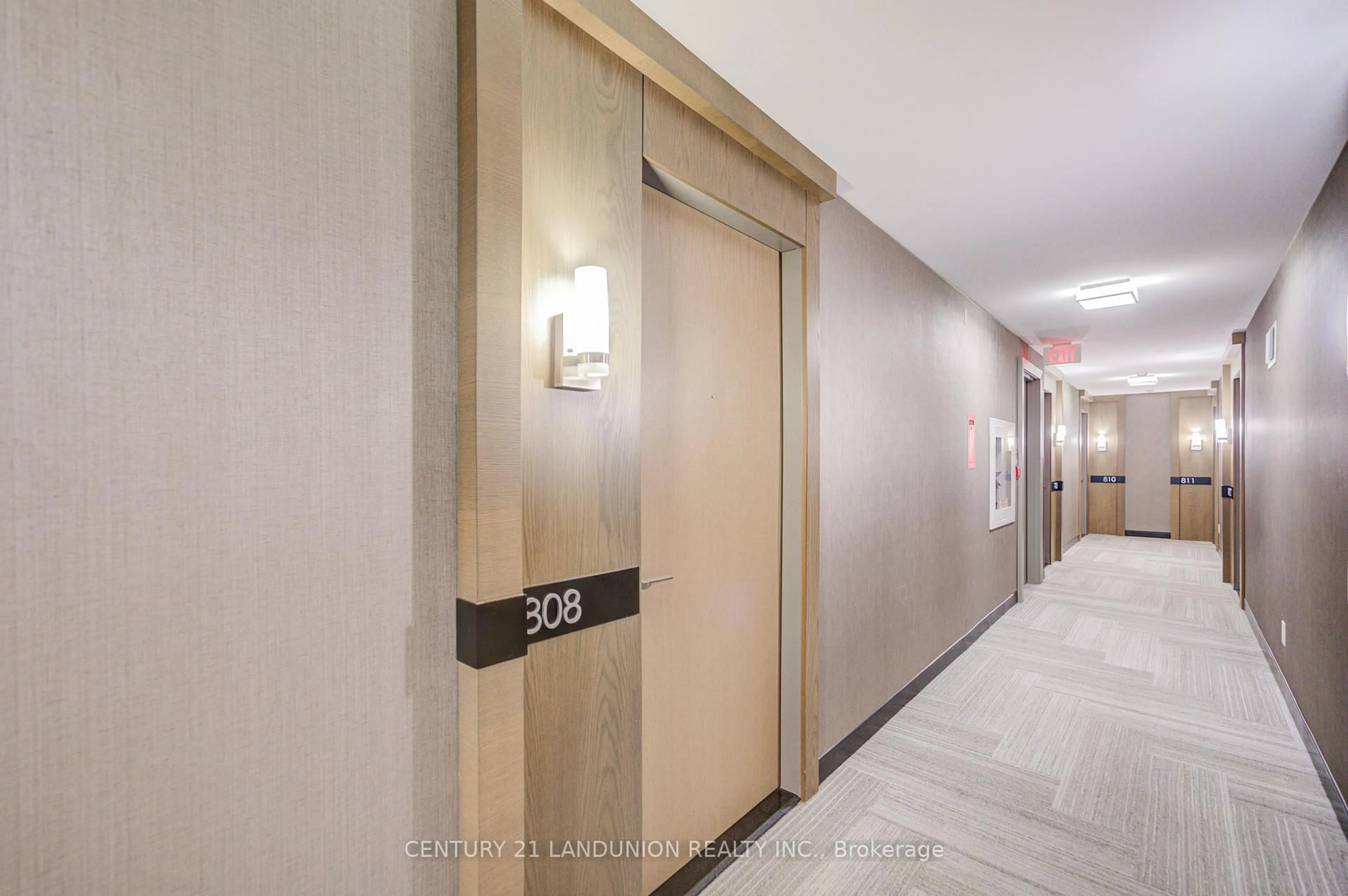 Indoor foyer for 18 Uptown Dr #808, Markham Ontario L3R 5M5