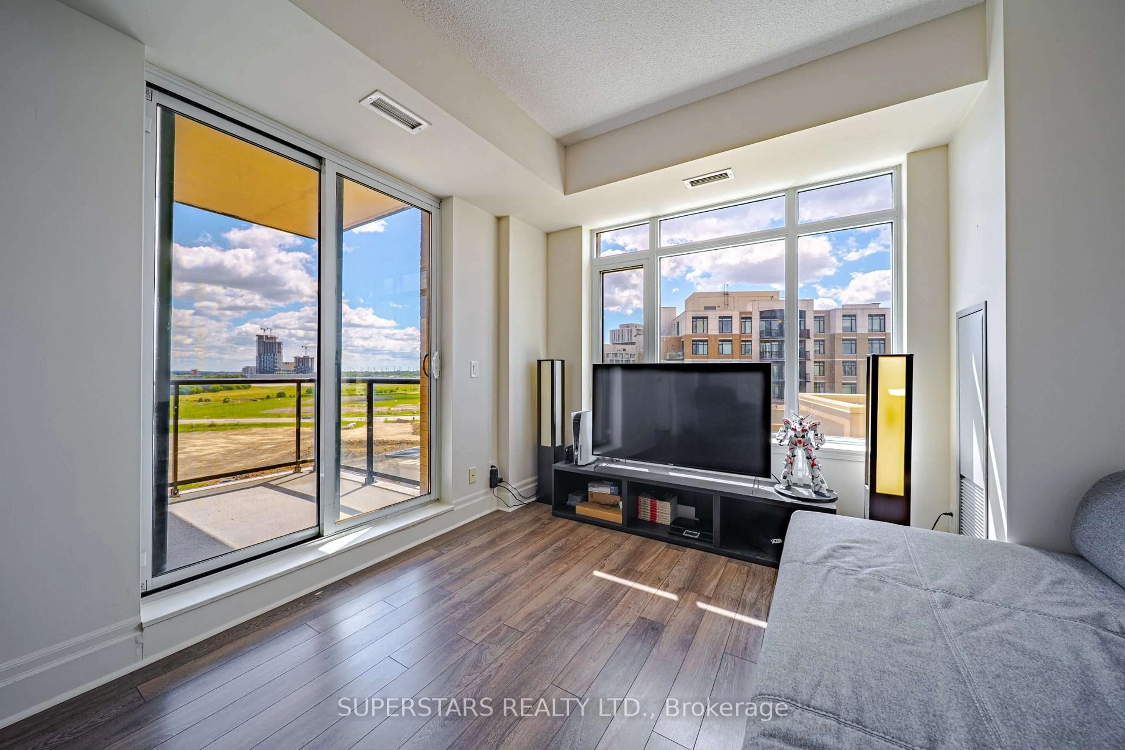 Unknown for 151 Upper Duke Cres #809, Markham Ontario L6G 0E1