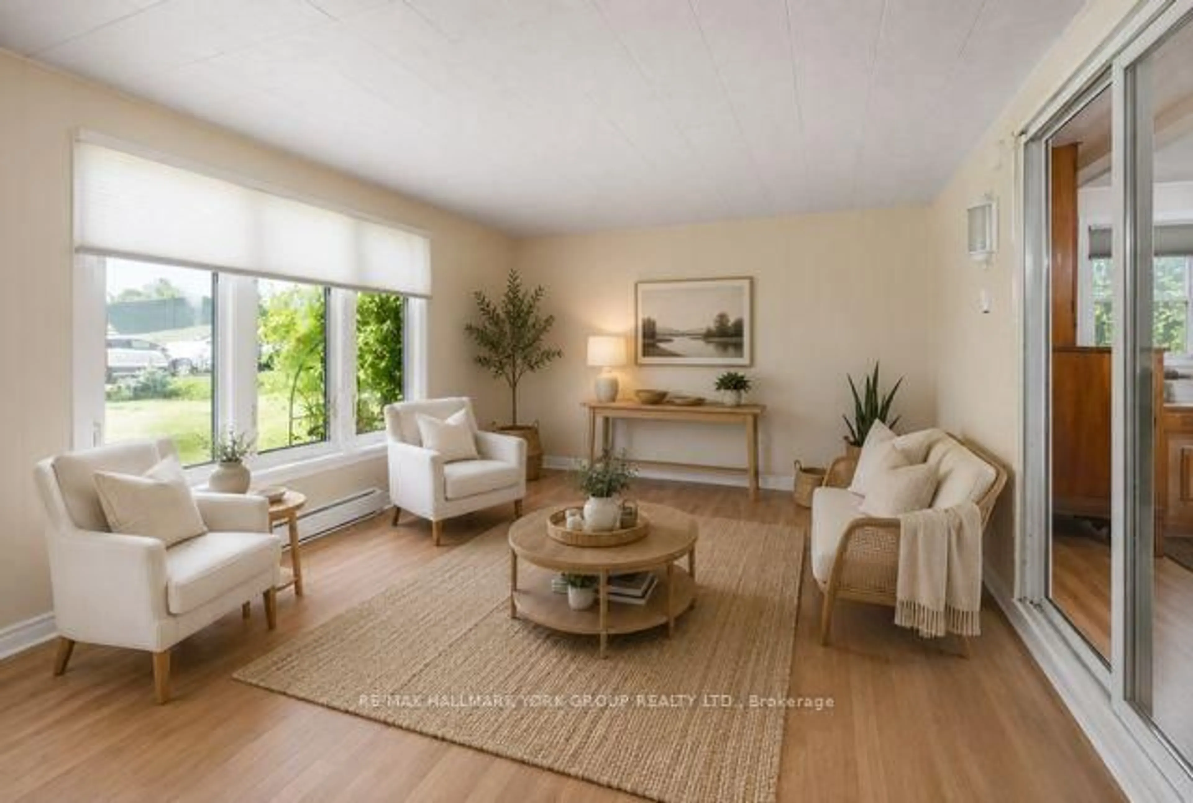 Living room with furniture, unknown for 120 Roxanna Dr, Georgina Ontario L0E 1R0