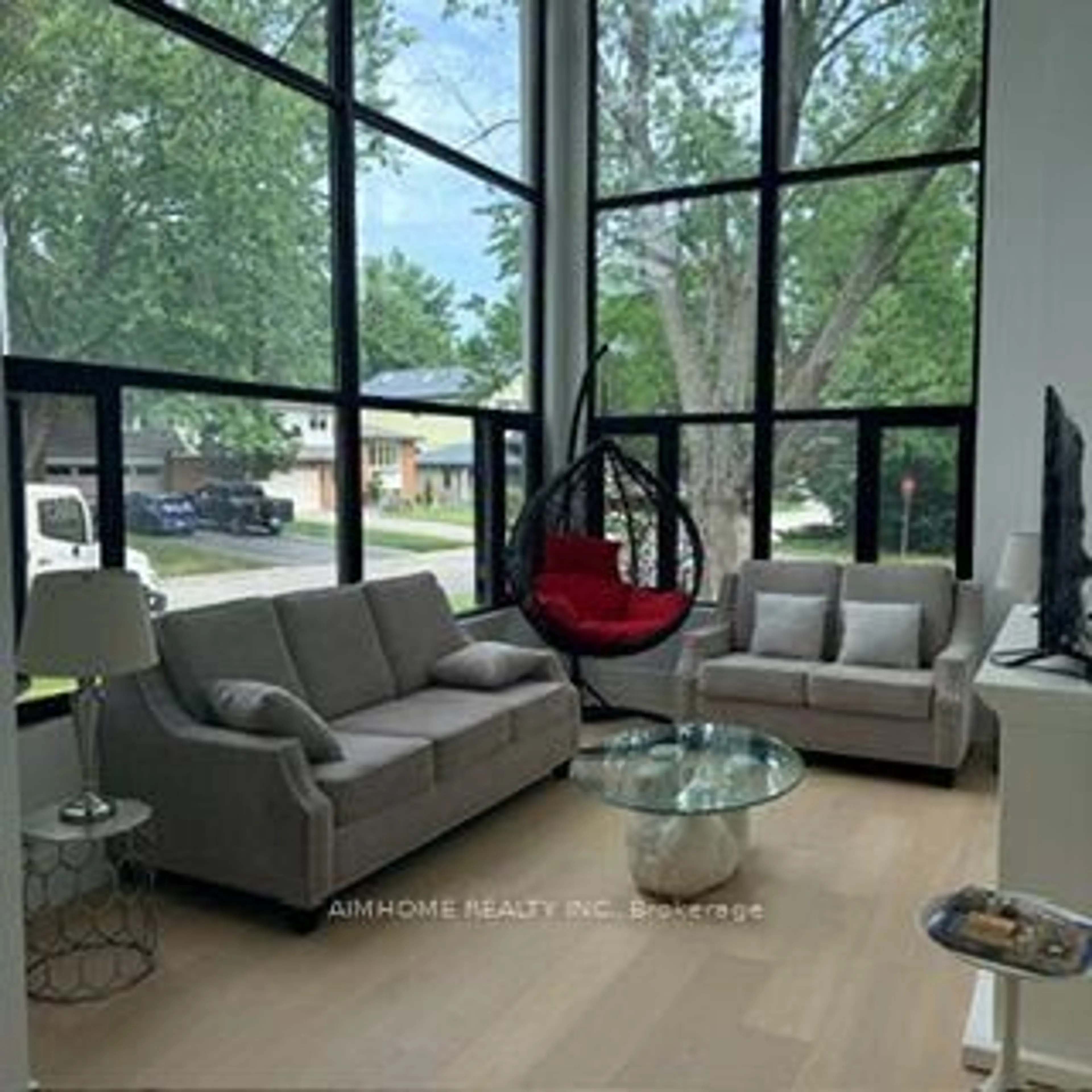 Living room with furniture, unknown for 21 Shadbolt Crt, Markham Ontario L3R 1X3
