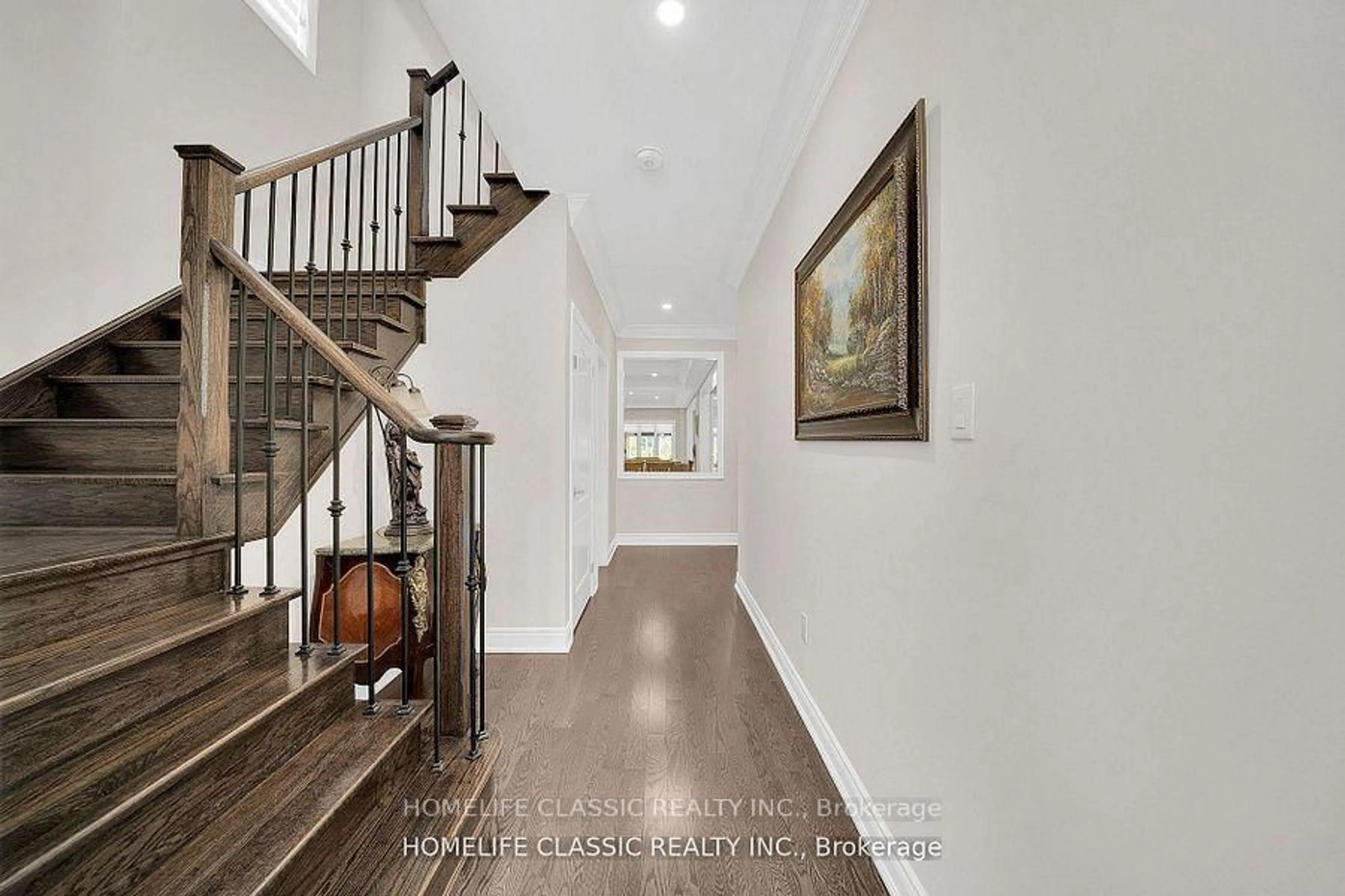 Indoor entryway for 105 McKenzie Way, Bradford West Gwillimbury Ontario L3Z 4G6