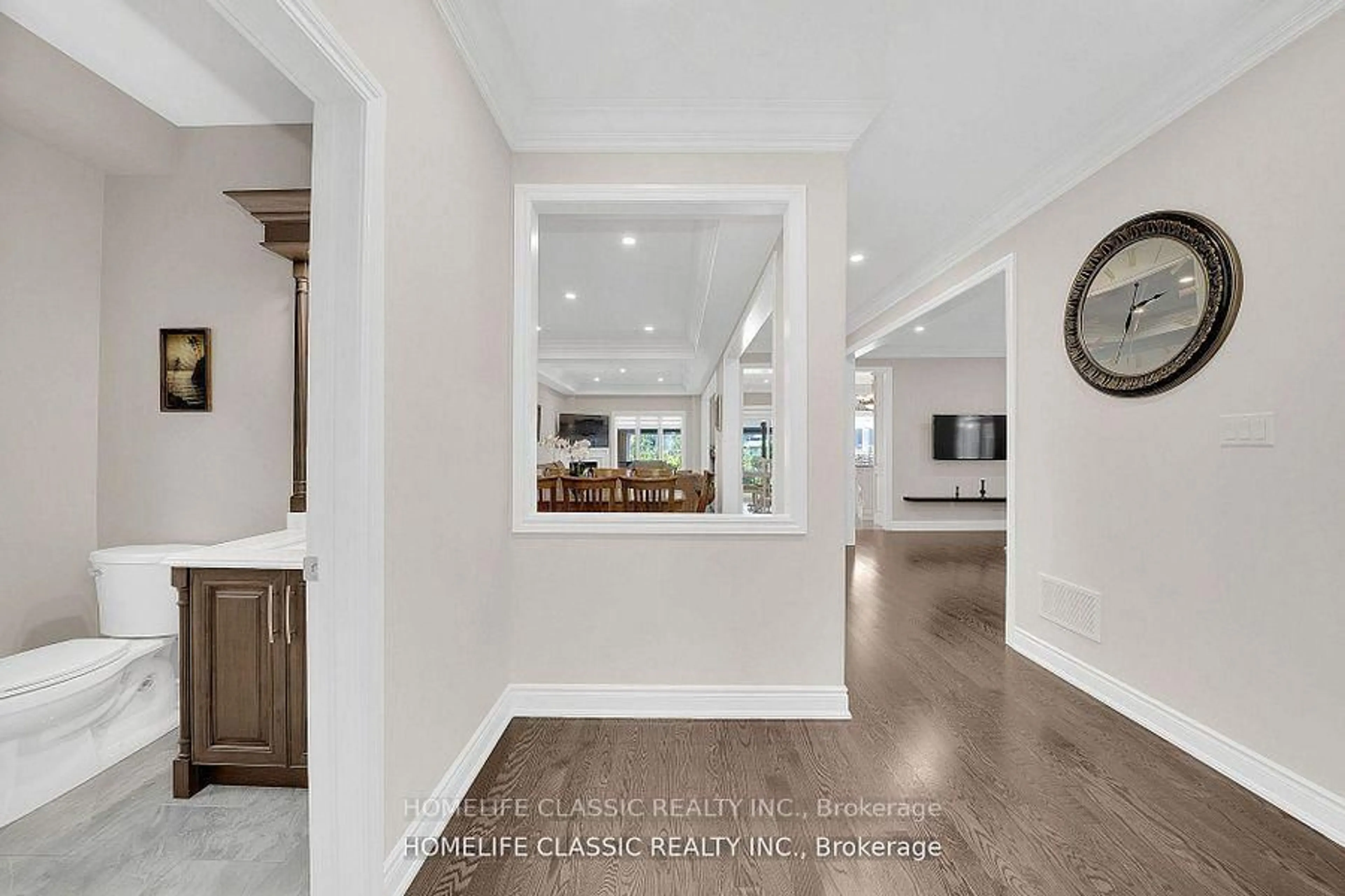 Open concept kitchen, ceramic/tile floor for 105 McKenzie Way, Bradford West Gwillimbury Ontario L3Z 4G6