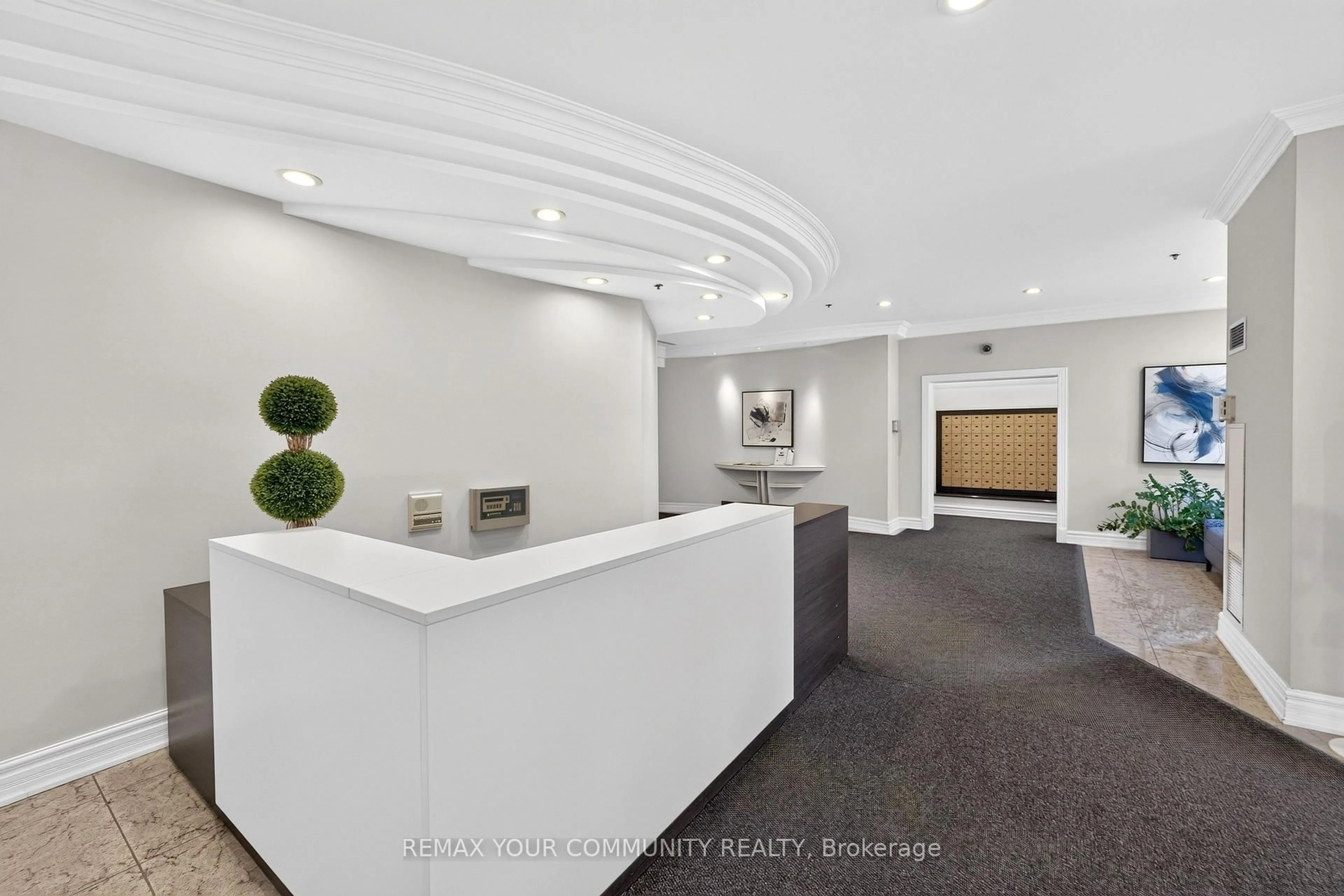 Indoor foyer for 3 ELLESMERE St #721, Richmond Hill Ontario L4B 4N2