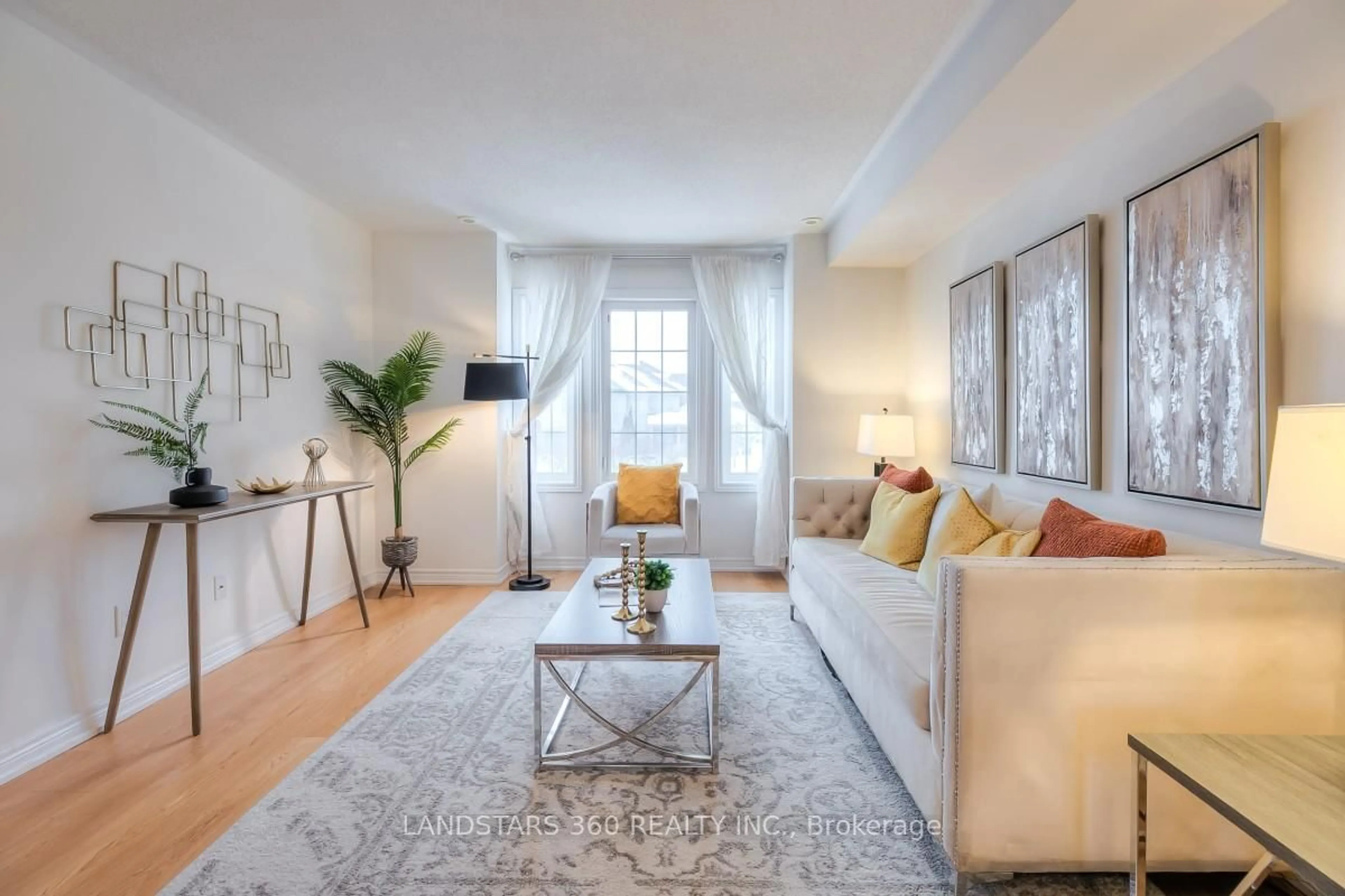 Living room with furniture, unknown for 9922 McCowan Rd, Markham Ontario L3P 3J3