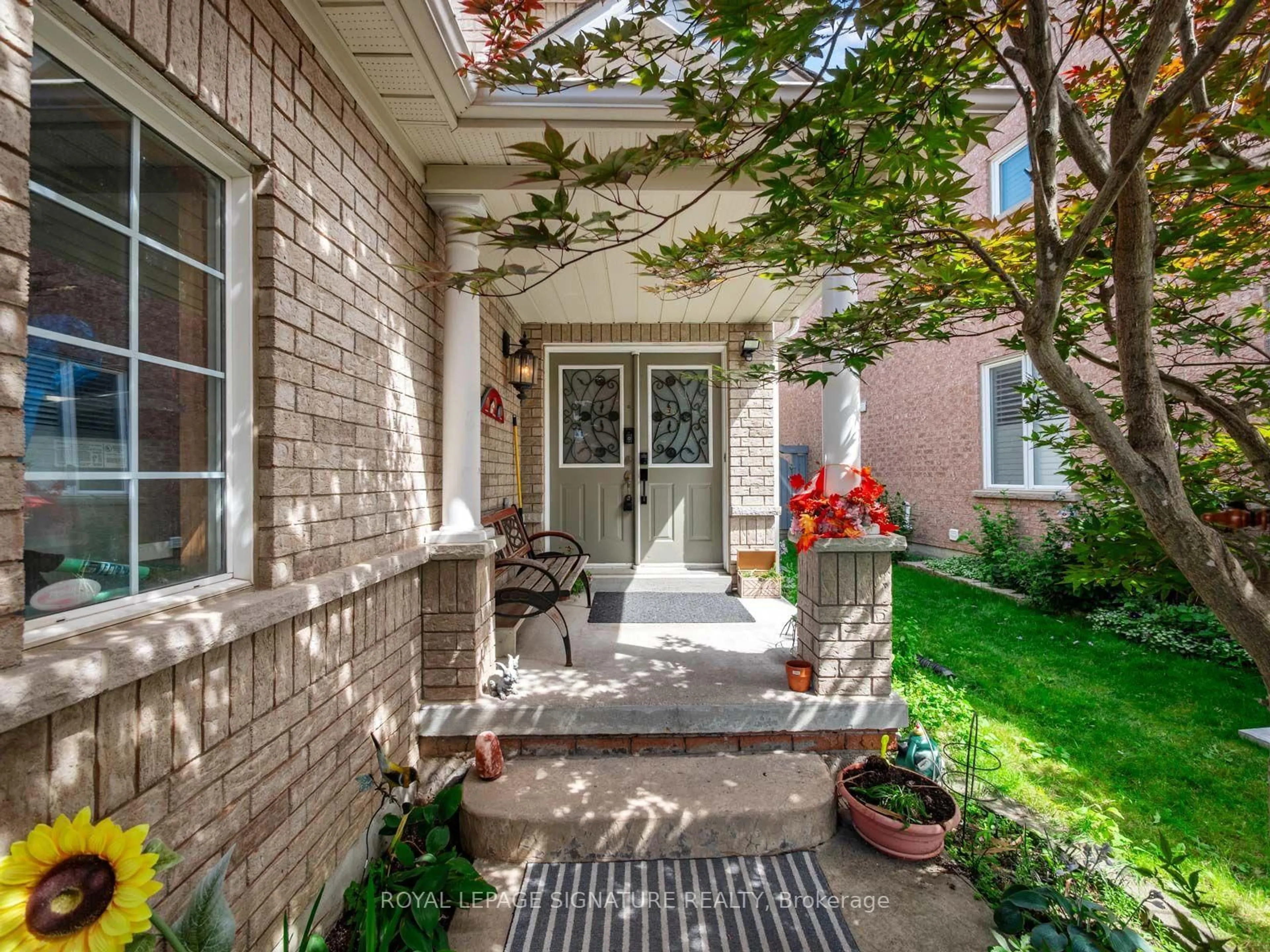 Indoor entryway for 26 Tomscot Ave, Richmond Hill Ontario L4E 4M2