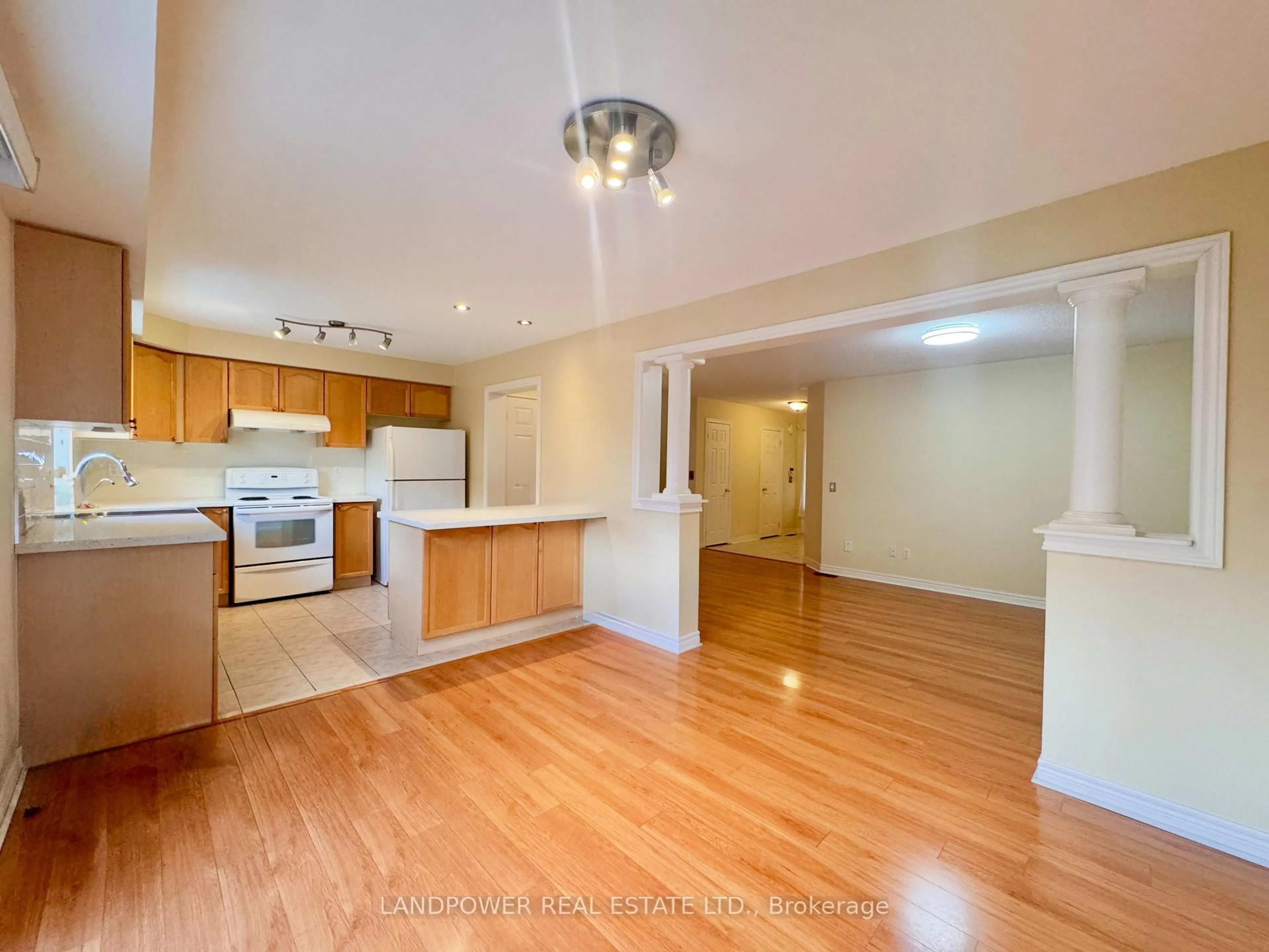 Open concept kitchen, wood/laminate floor for 3 Balmano Rd, Markham Ontario L6E 1S1