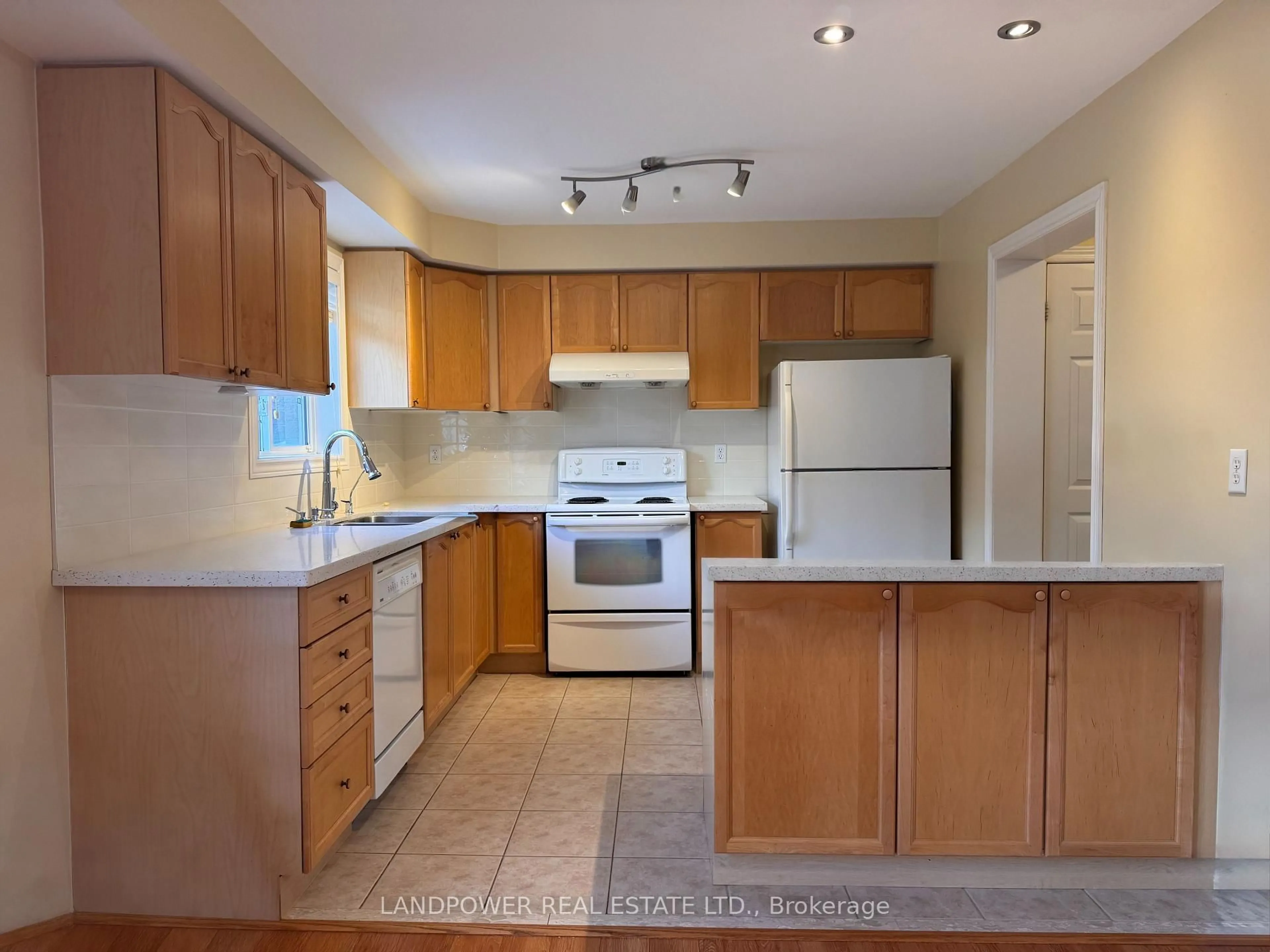 Standard kitchen, wood/laminate floor for 3 Balmano Rd, Markham Ontario L6E 1S1