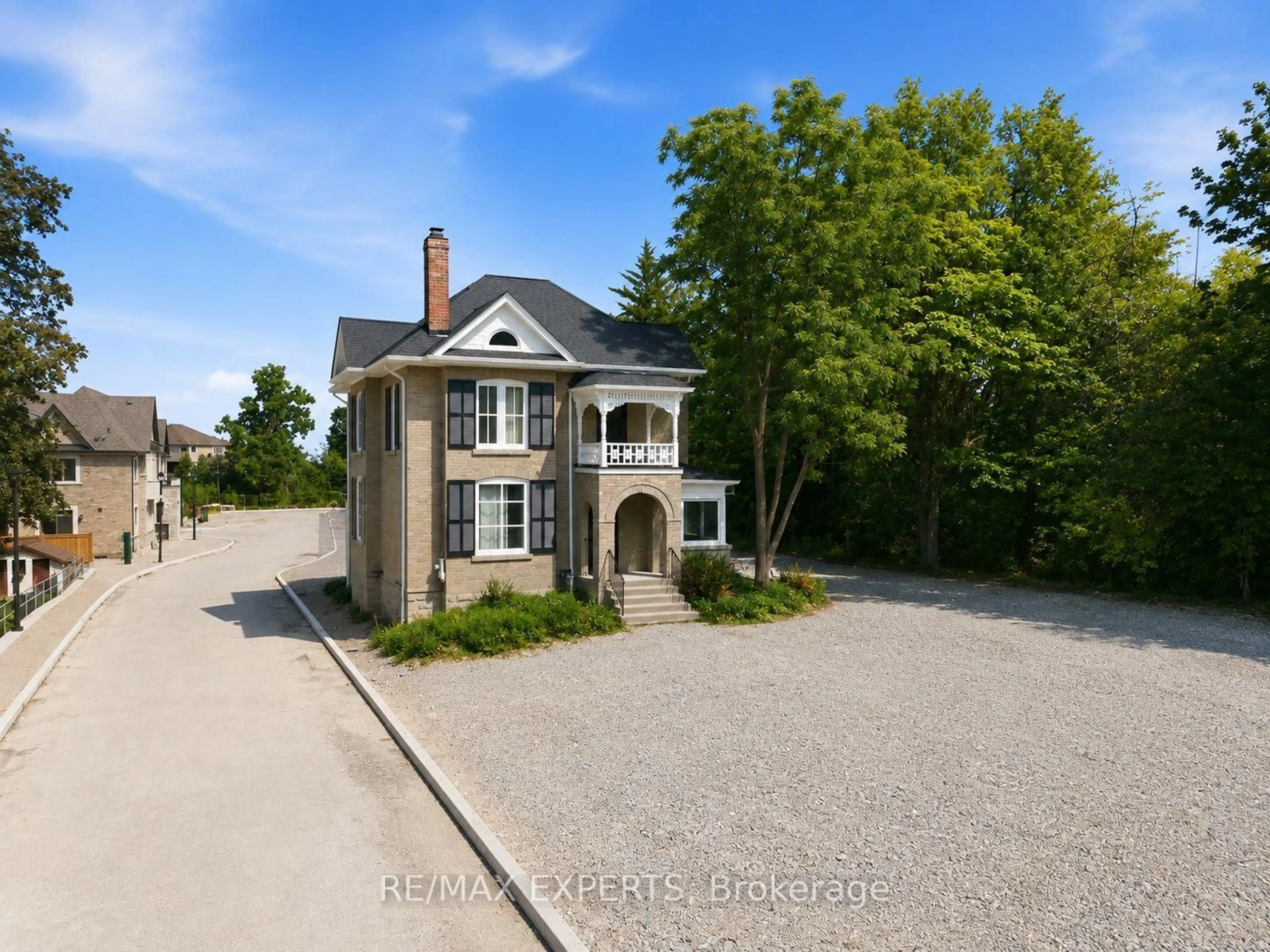 A pic from outside/outdoor area/front of a property/back of a property/a pic from drone, street for 66 Main St, King Ontario L0G 1T0