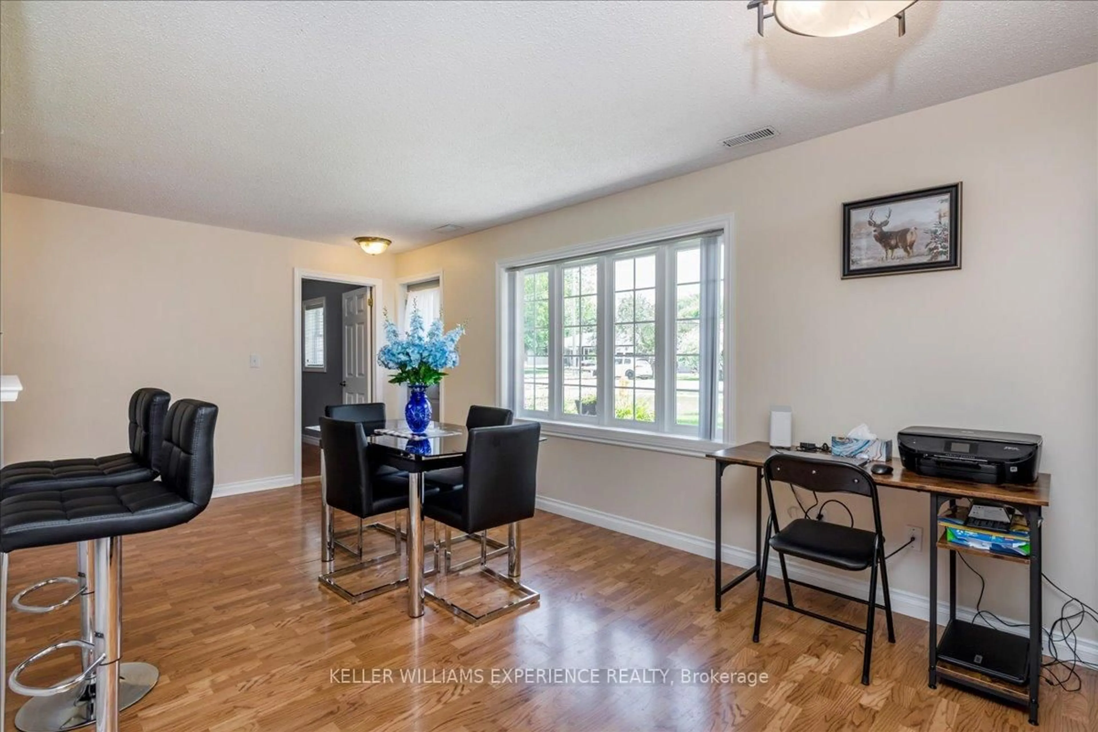 Dining room, unknown for 31 RIVER Dr, Essa Ontario L3W 0G8