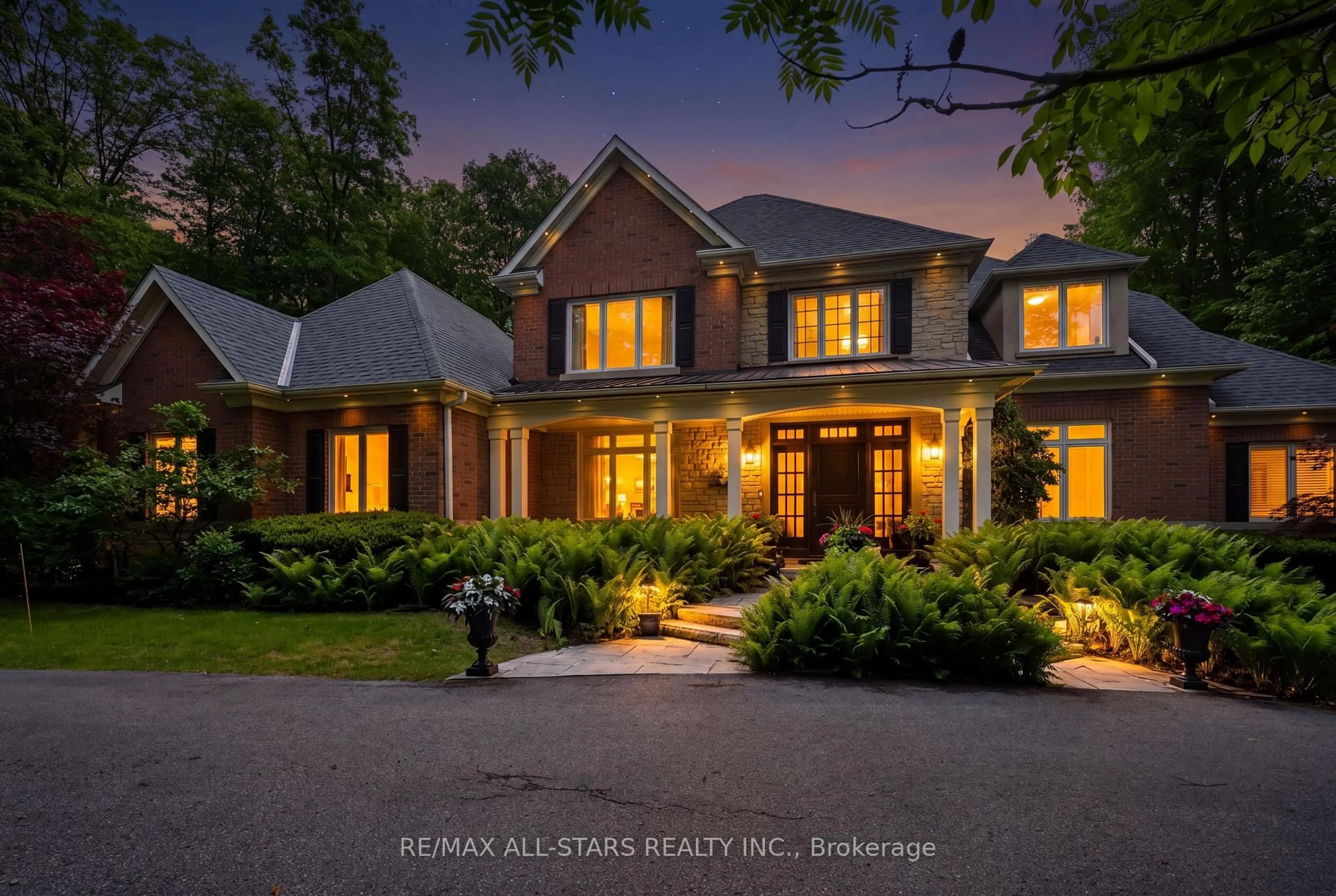 Home with brick exterior material, street for 3 Bridgewater Dr, Richmond Hill Ontario L4E 3N4