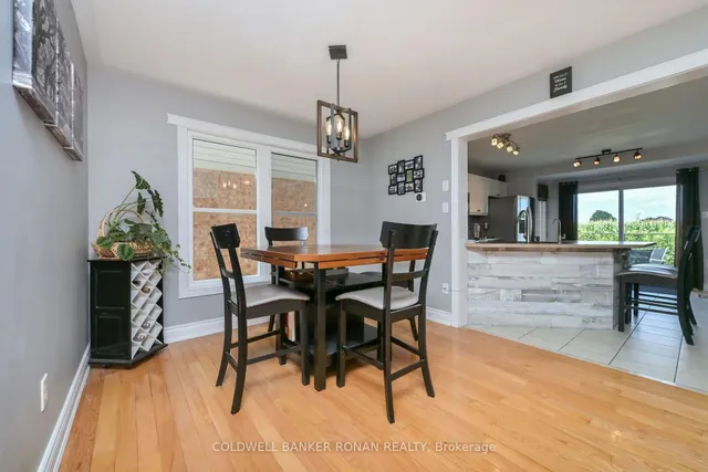 20 John W Taylor Ave, New Tecumseth 5