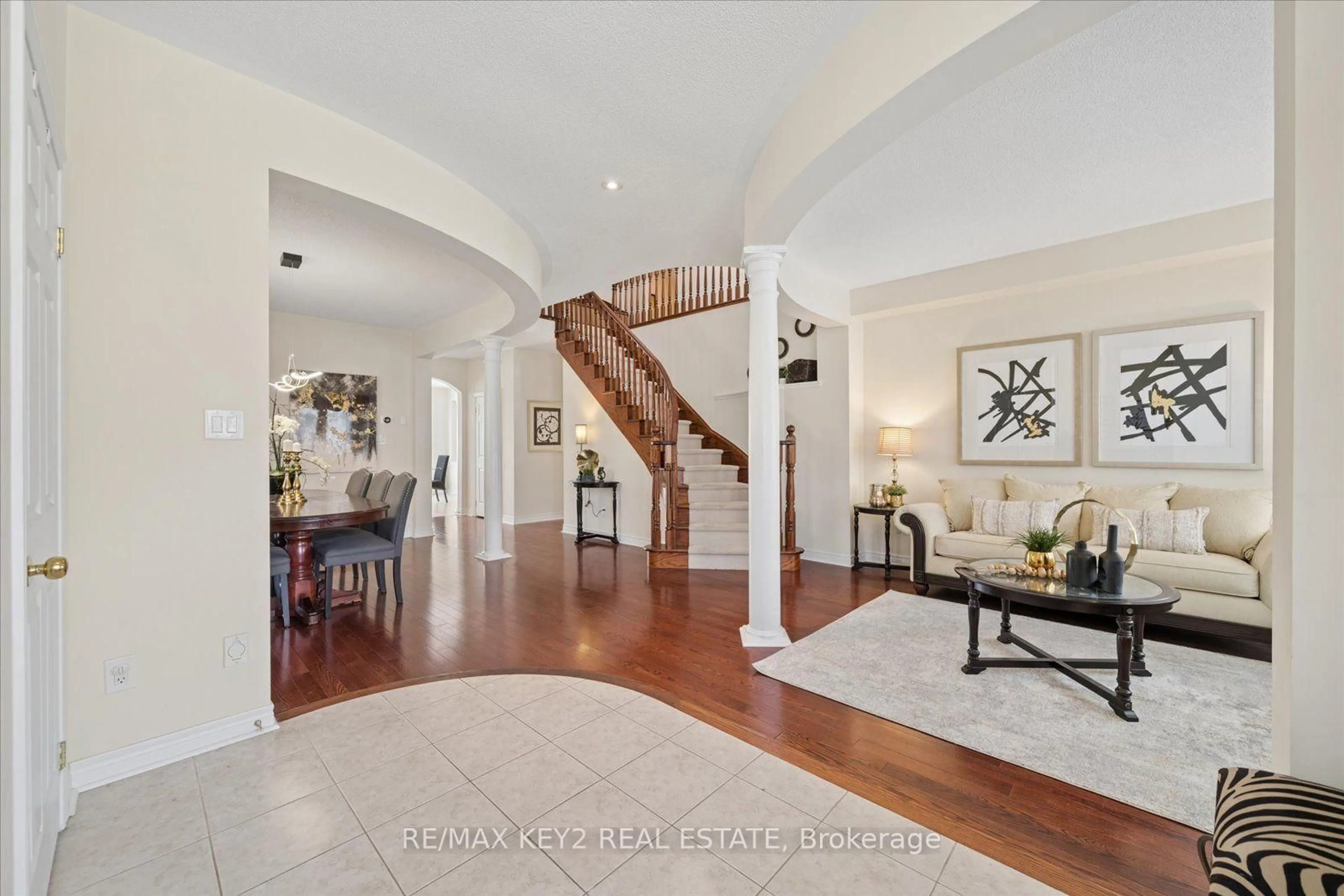 Indoor entryway for 110 Walter Scott Cres, Markham Ontario L6C 0E9