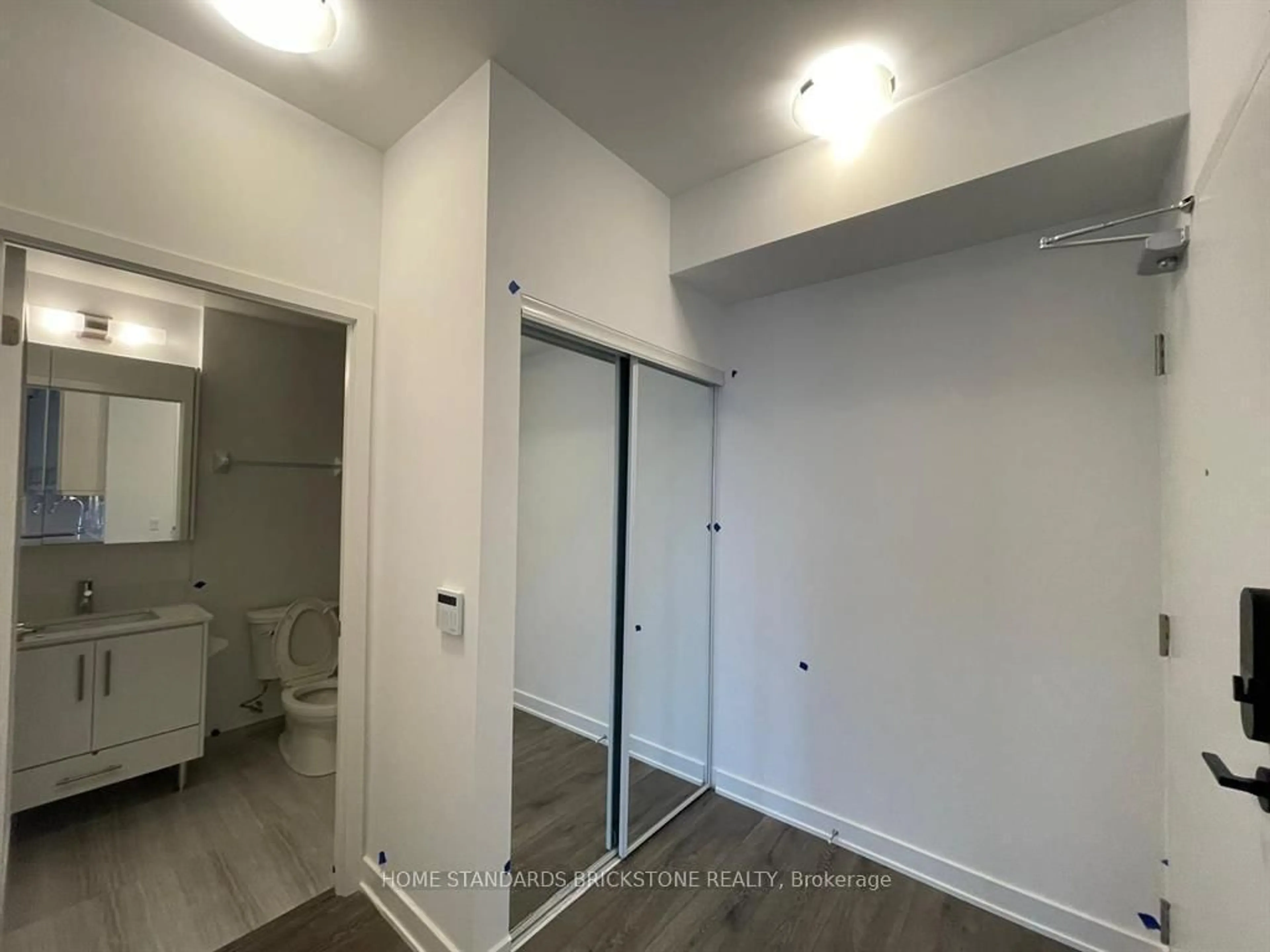 A pic of a room for 105 Oneida Cres ##1206, Richmond Hill Ontario L4B 0H6