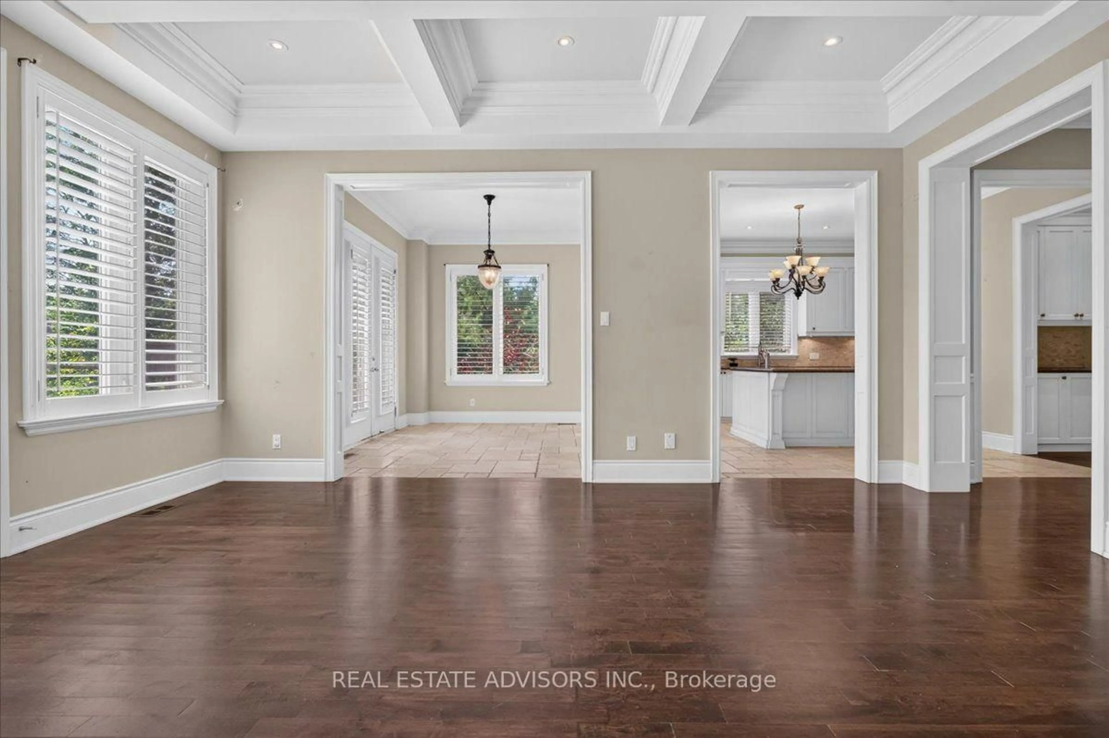Open concept kitchen, unknown for 43 Grayfield Dr, Whitchurch-Stouffville Ontario L4A 0B1
