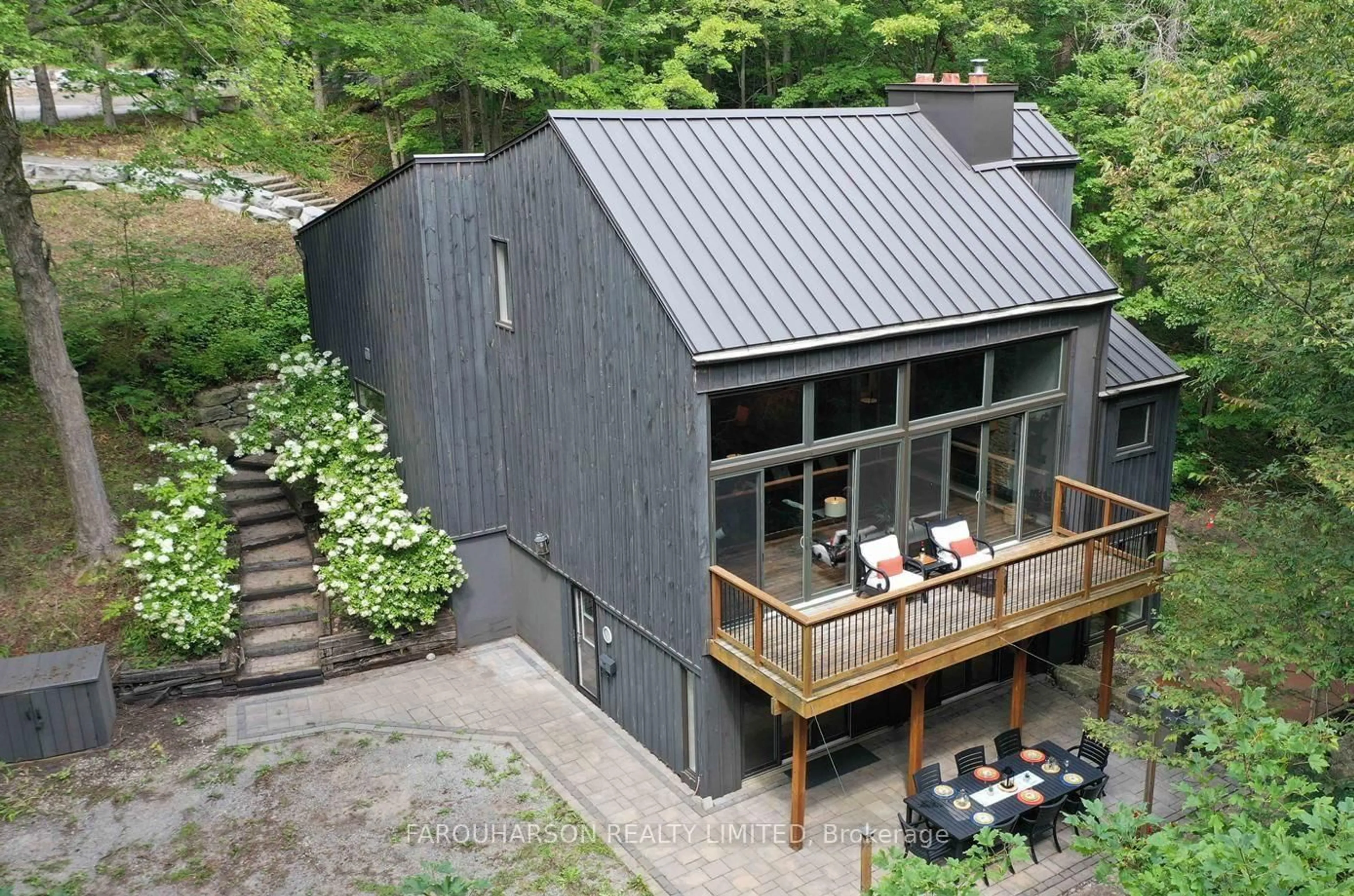 A pic from outside/outdoor area/front of a property/back of a property/a pic from drone, building for 16699 Ninth Line, Whitchurch-Stouffville Ontario L4A 3P1
