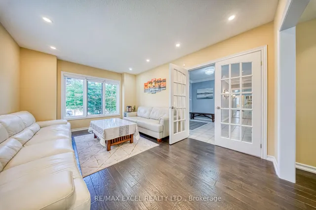 352 Crofters Rd, Vaughan 5