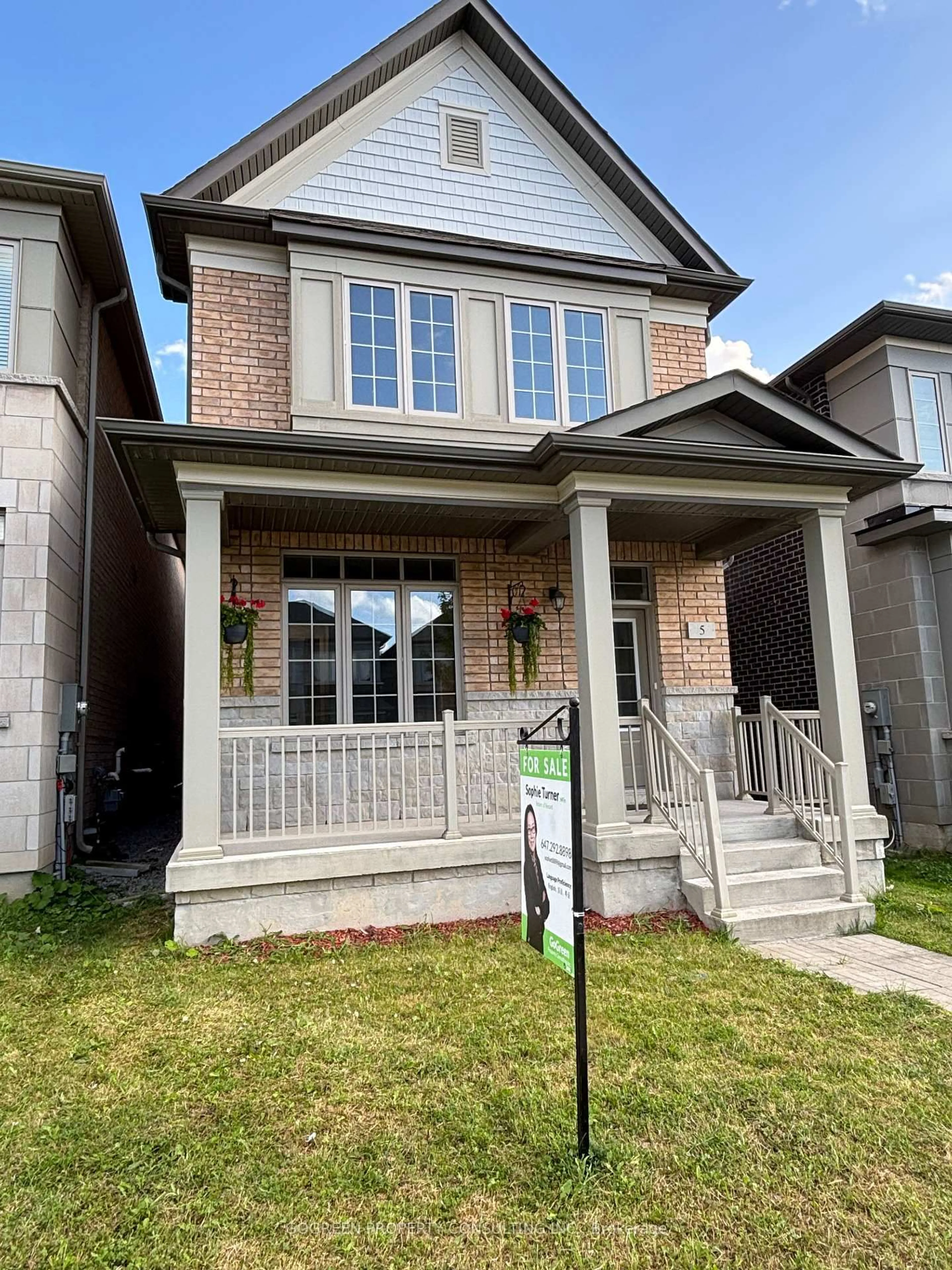 Home with brick exterior material, street for 5 Applegate Dr, East Gwillimbury Ontario L9N 0R2