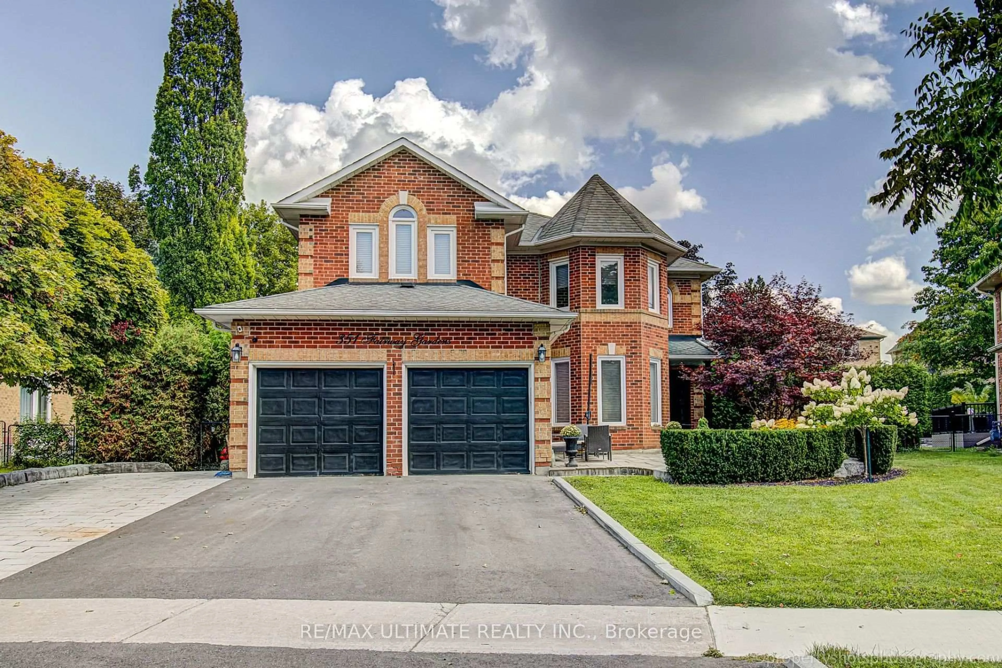 Home with brick exterior material, street for 351 Fairway Gdns, Newmarket Ontario L3X 1B4