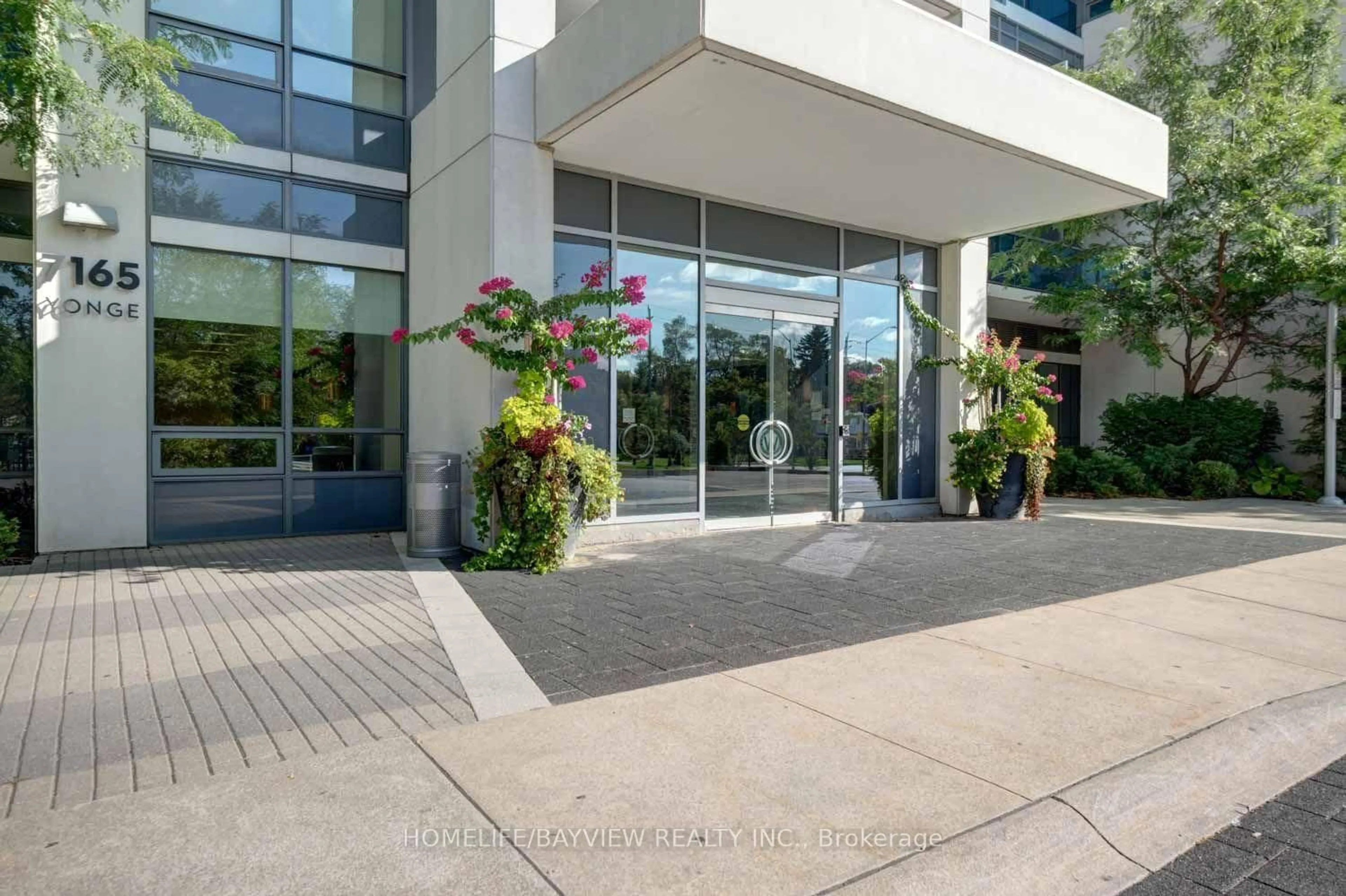 Indoor foyer for 7165 YONGE St #2403, Markham Ontario L3T 0C9