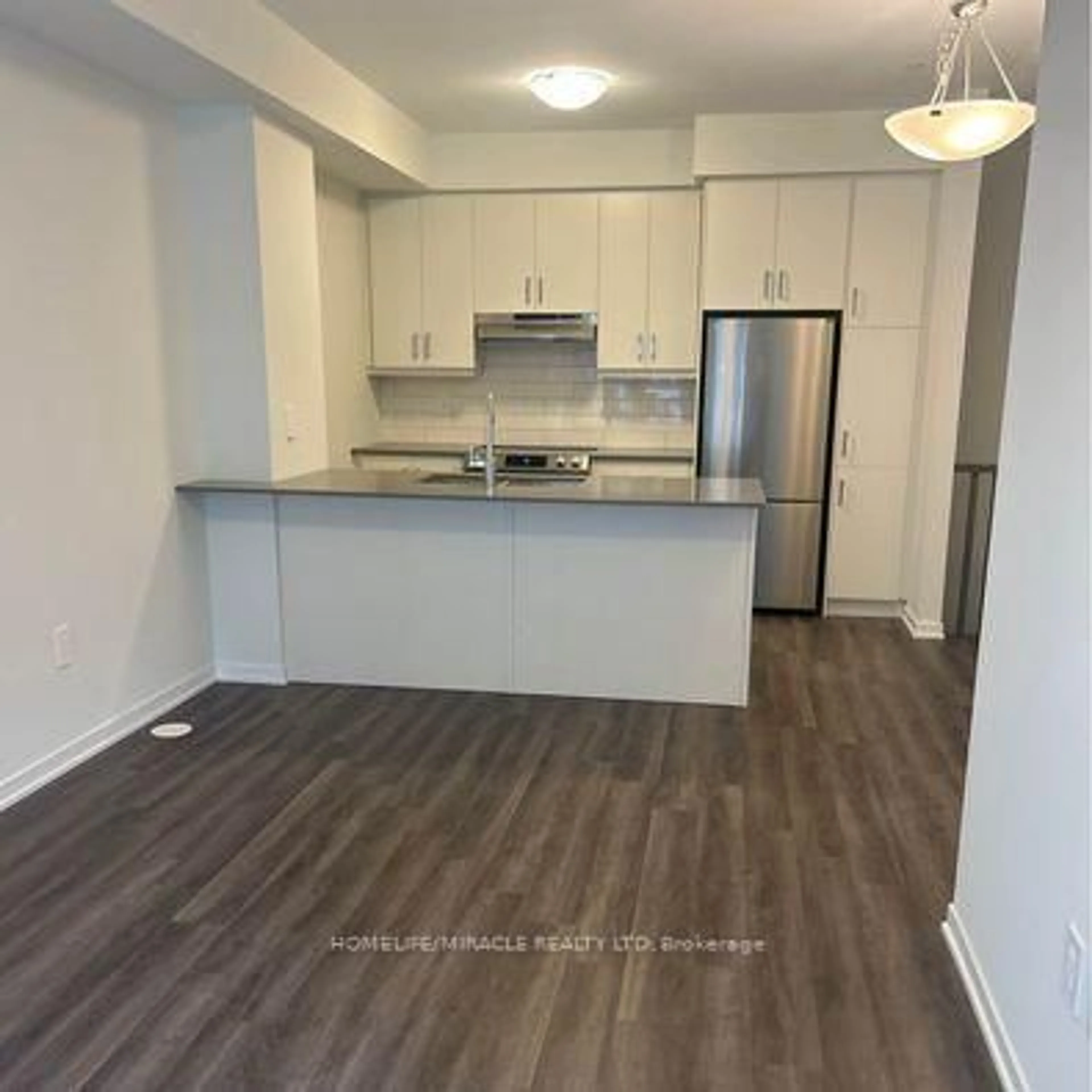 Standard kitchen, wood/laminate floor for 39 Honeycrisp Cres #81, Vaughan Ontario L4K 0N6