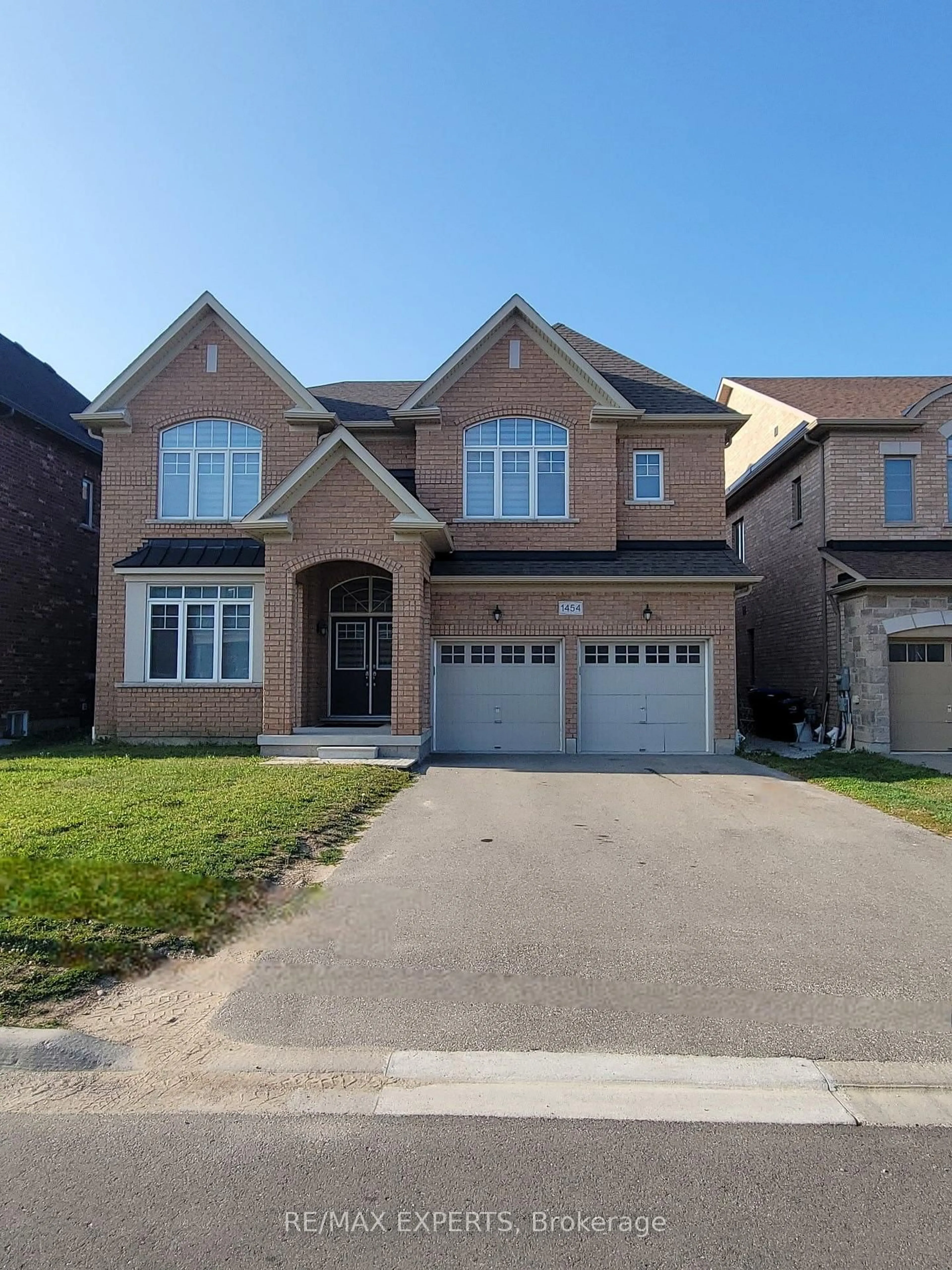 Home with brick exterior material, street for 1454 Tomkins Rd, Innisfil Ontario L9S 0M8