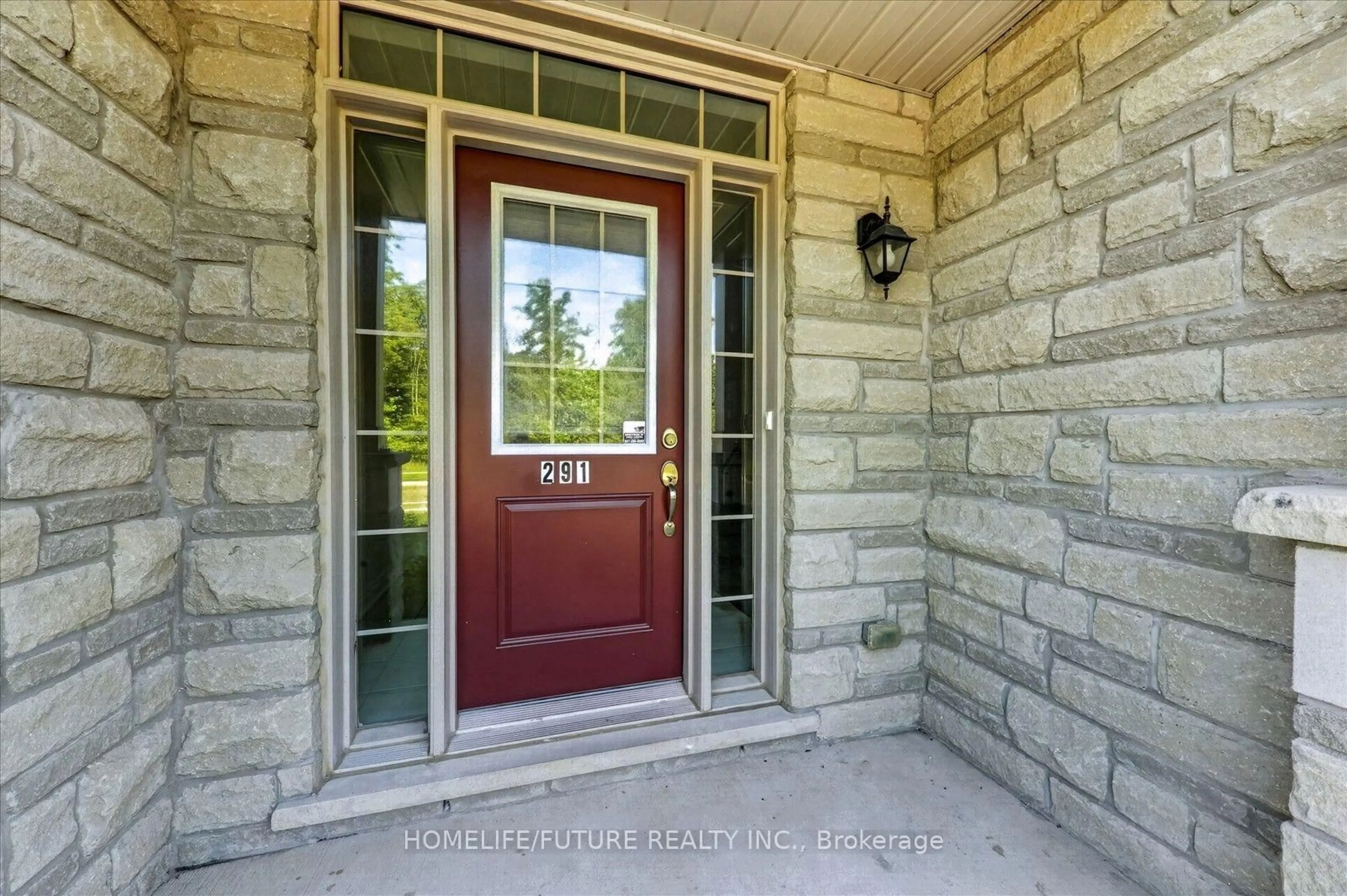 Indoor entryway for 291 Kirkham Dr, Markham Ontario L3S 0E9