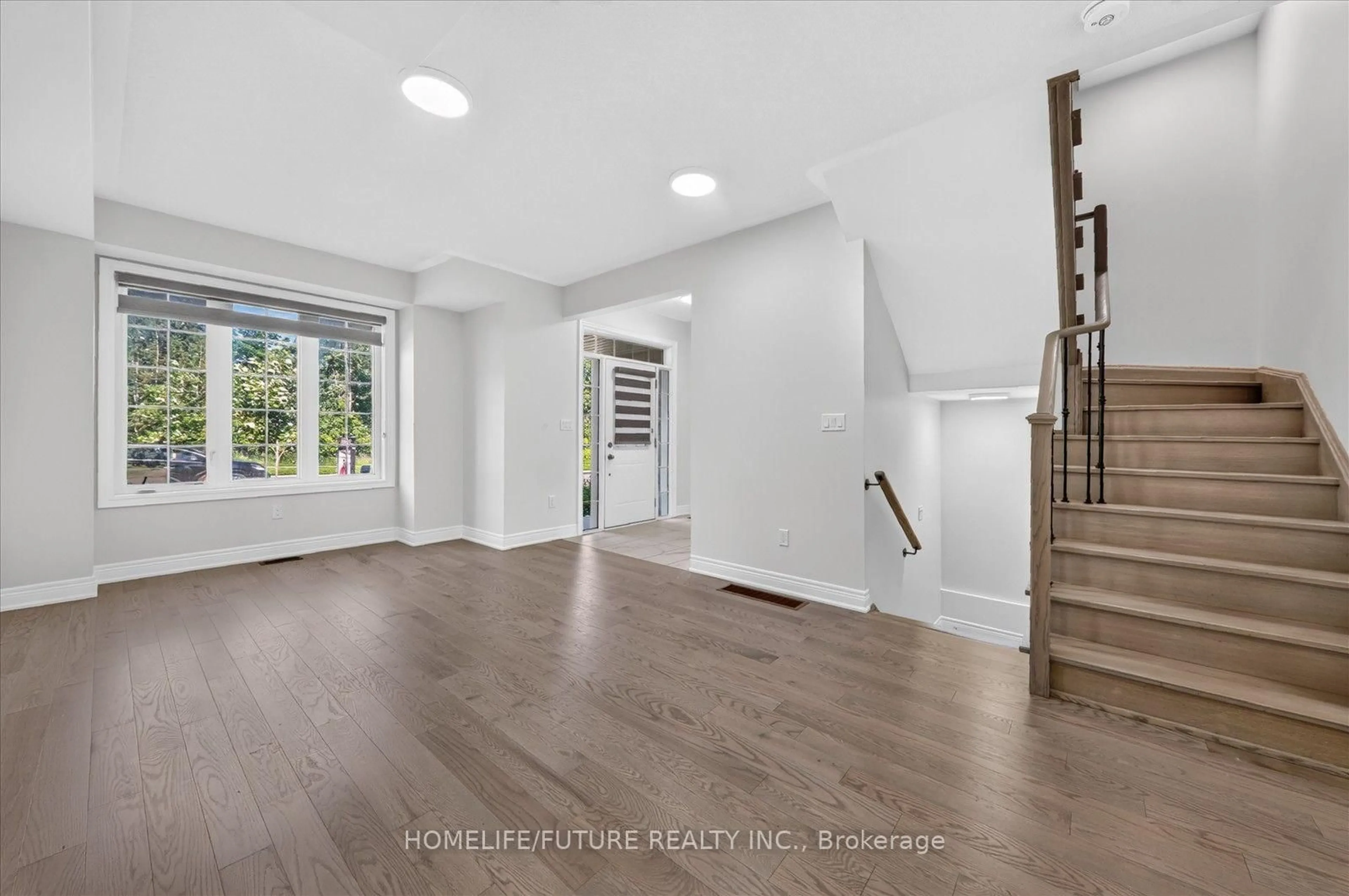 Indoor entryway for 291 Kirkham Dr, Markham Ontario L3S 0E9