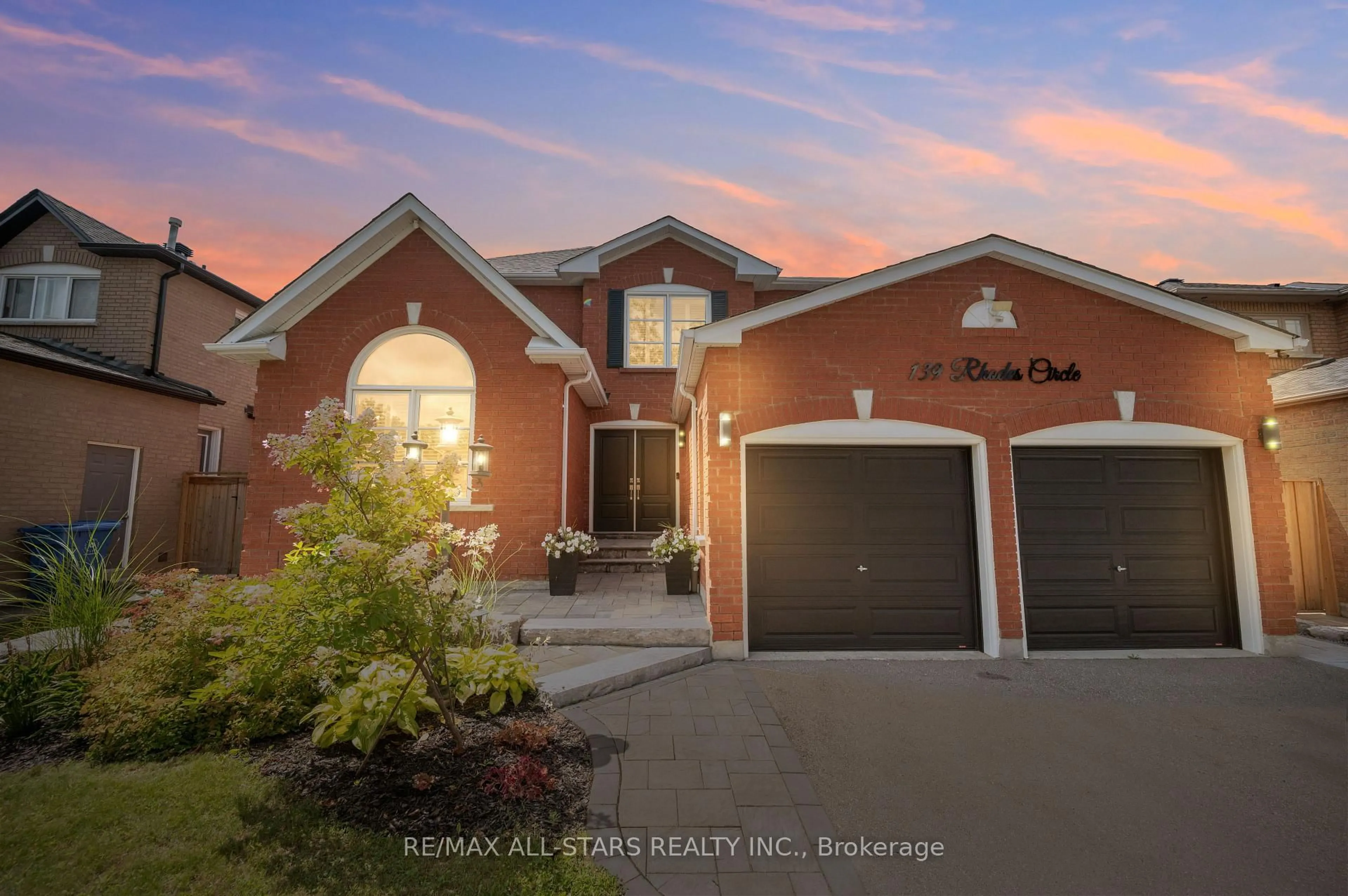 Home with brick exterior material, street for 139 Rhodes Circ, Newmarket Ontario L3X 1V2