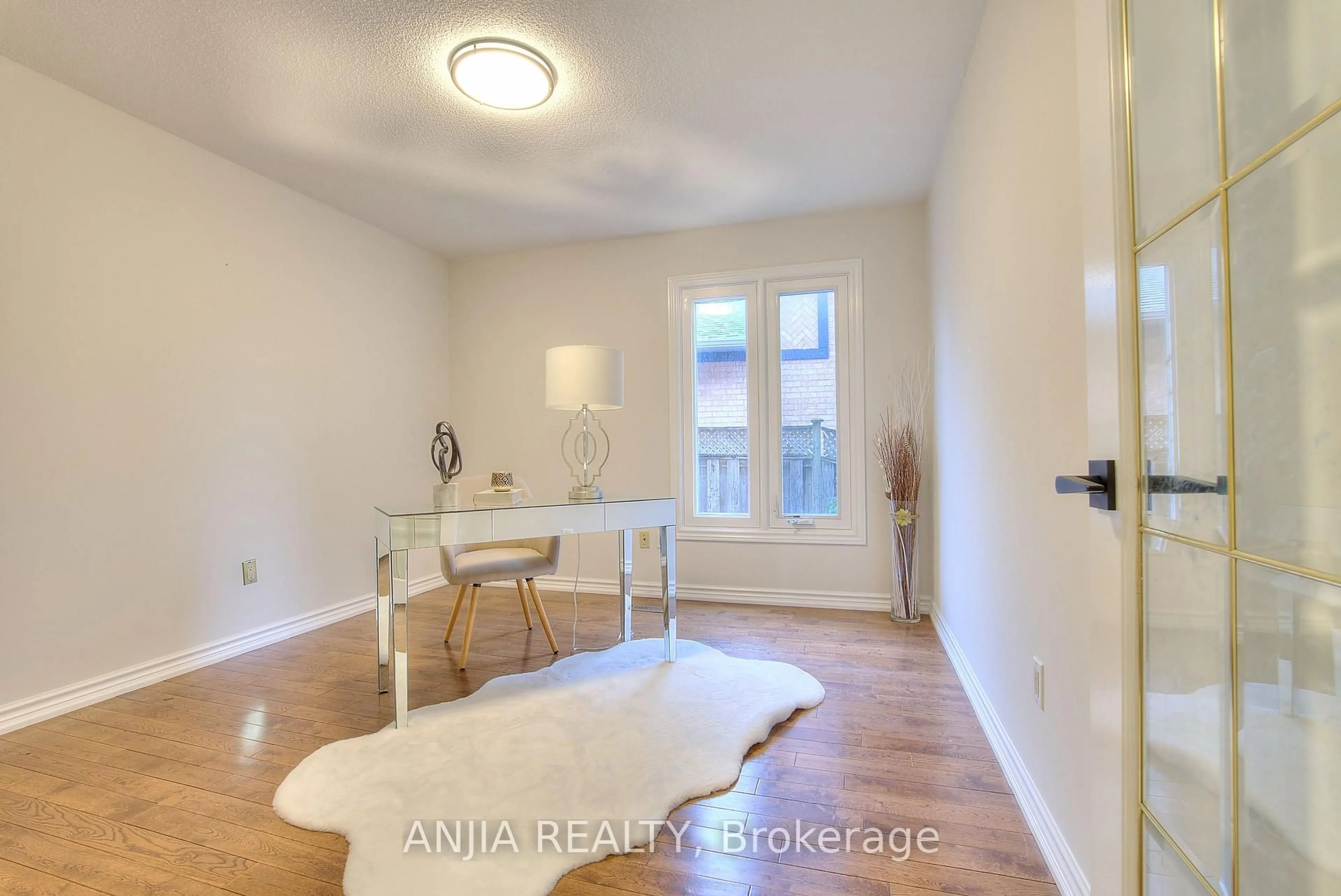 A pic of a room for 22 Chiltern Hill, Richmond Hill Ontario L4B 3B8