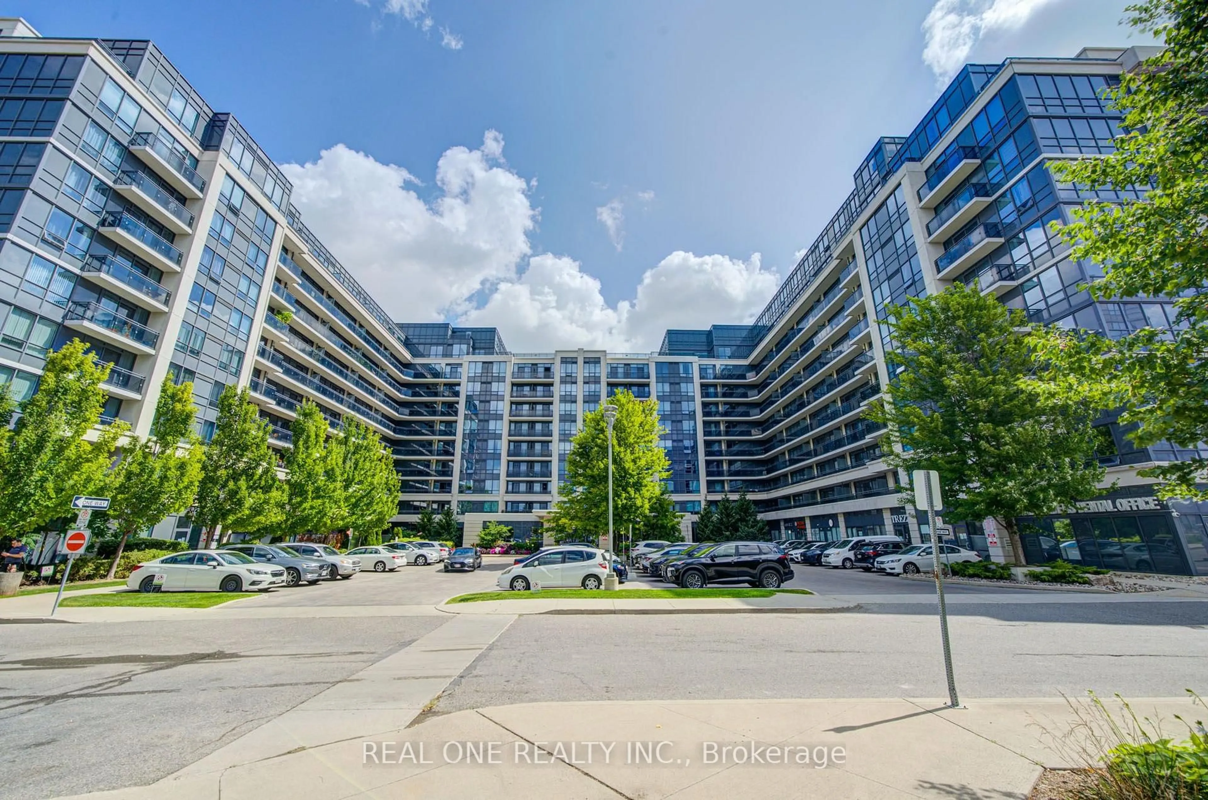 A pic from outside/outdoor area/front of a property/back of a property/a pic from drone, unknown for 372 Highway 7 E Way #707, Richmond Hill Ontario L4B 0C6