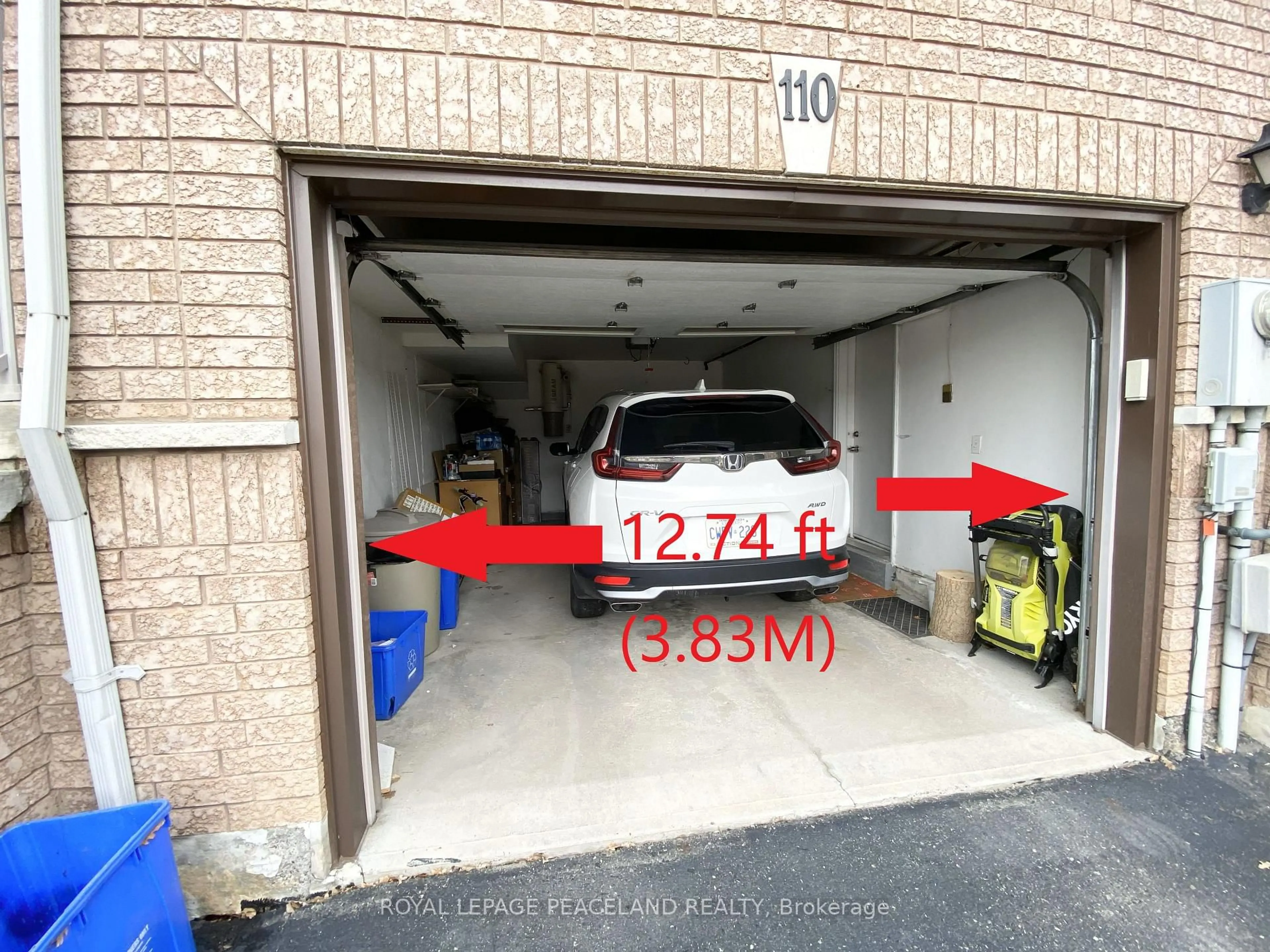 Indoor garage for 110 Foxfield Cres, Vaughan Ontario L4K 5E9