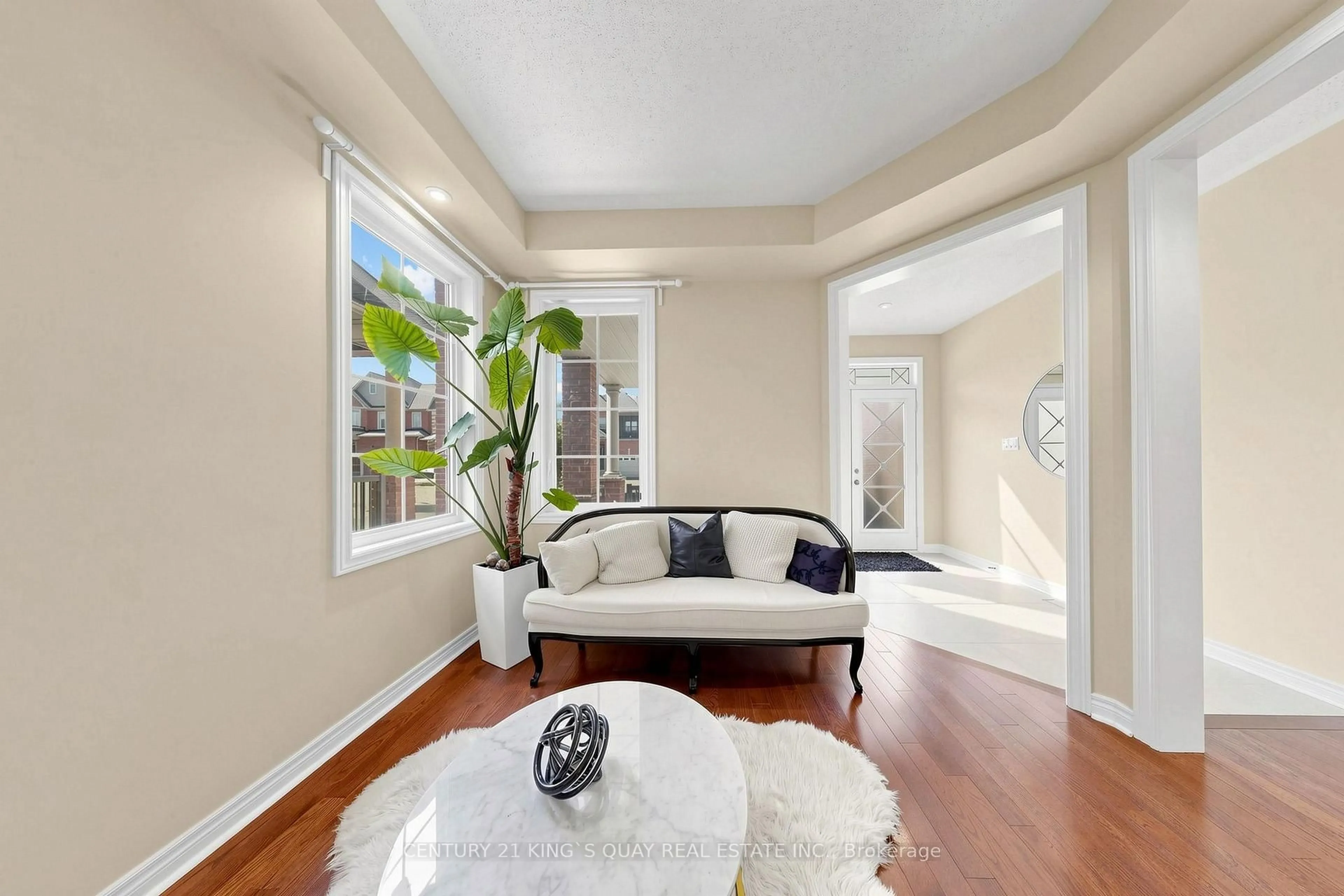 Living room with furniture, unknown for 44 Dame Gruev Dr, Markham Ontario L6E 0M4