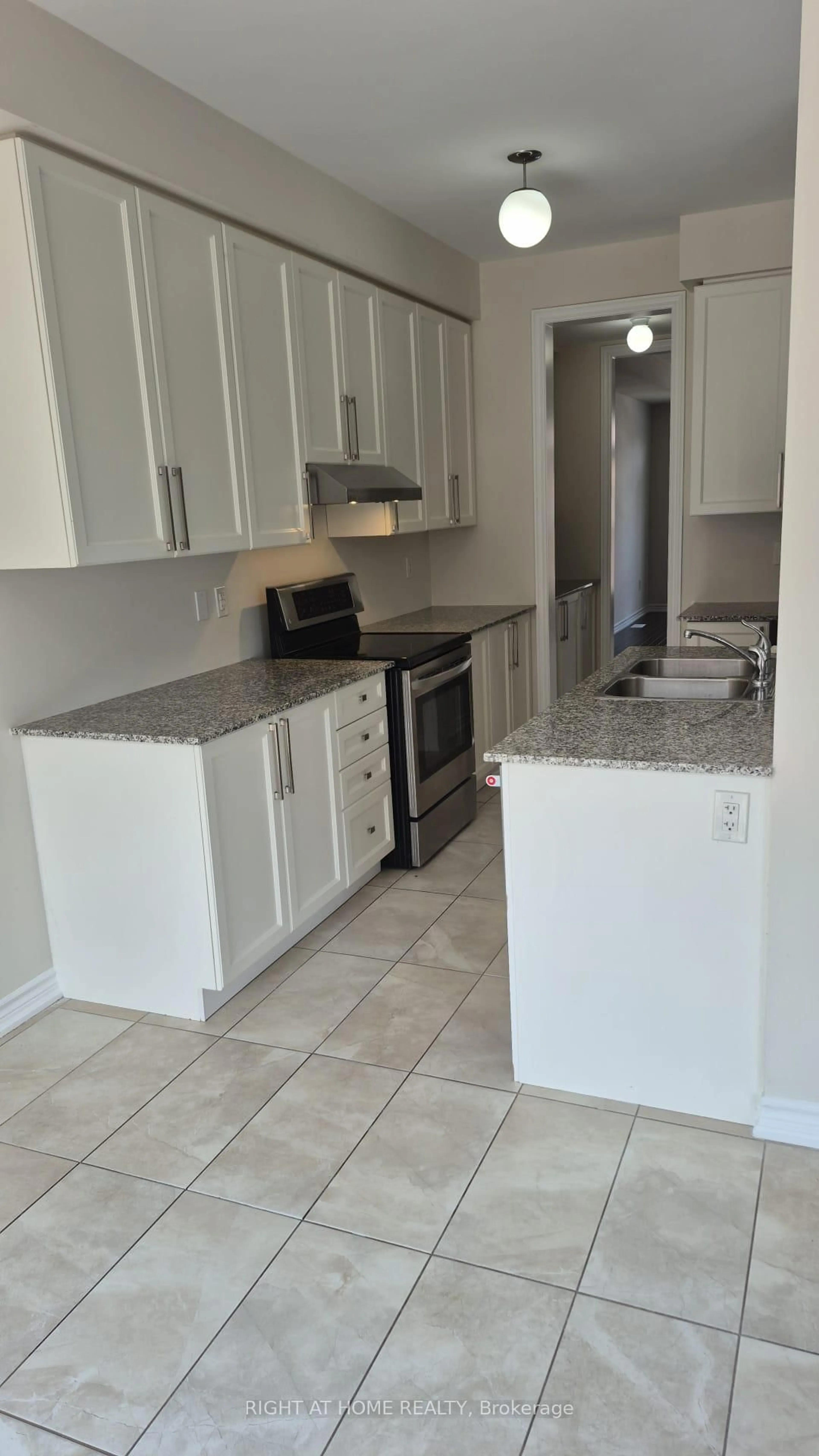 Standard kitchen, ceramic/tile floor for 133 Allegranza Ave, Vaughan Ontario L4H 4S1