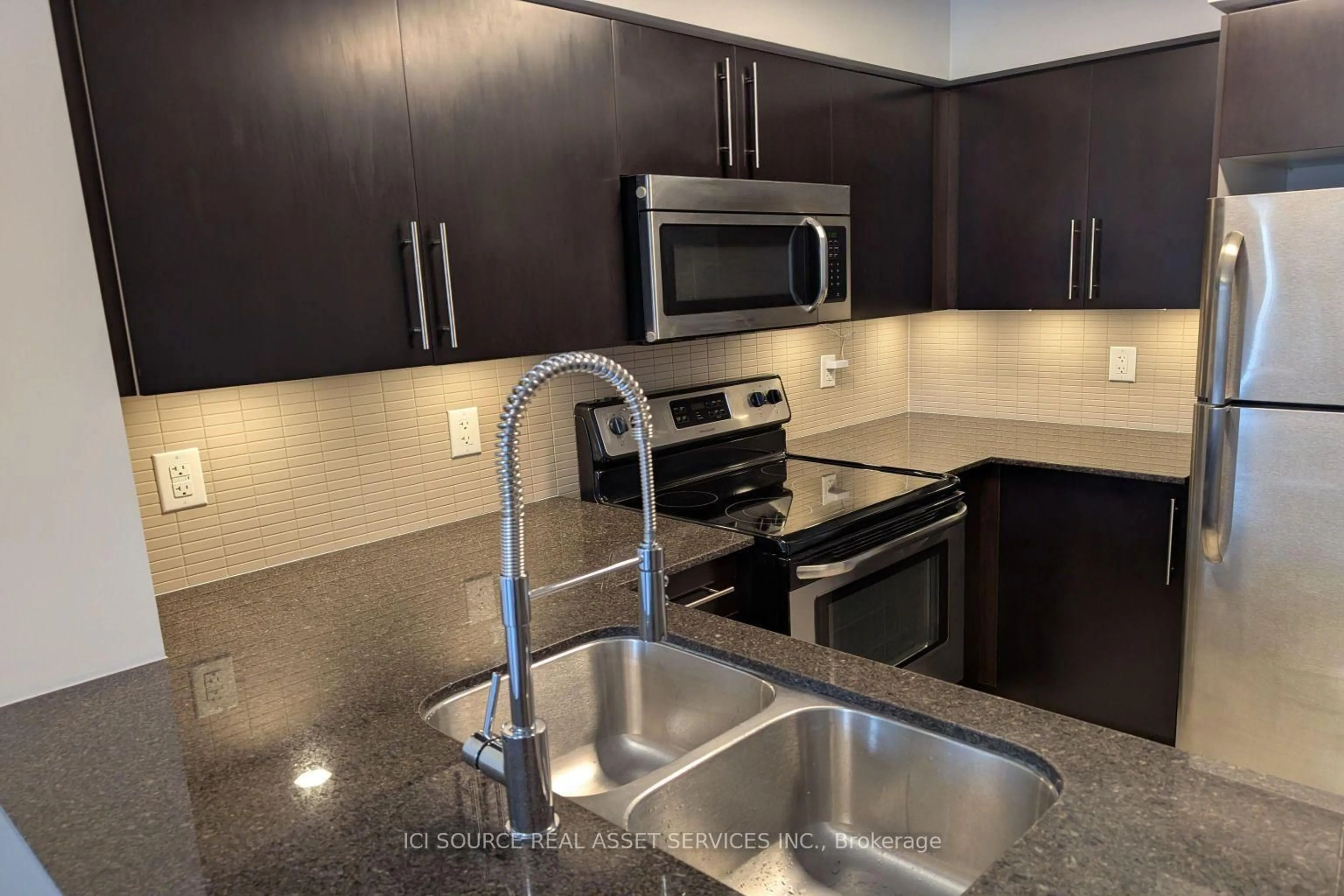Standard kitchen, unknown for 73 King William Cres #202, Richmond Hill Ontario L4B 0C2